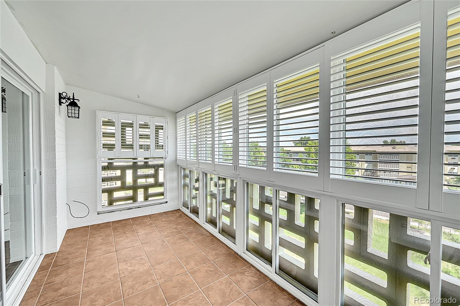 MLS Image #27 for 645 s alton way,denver, Colorado