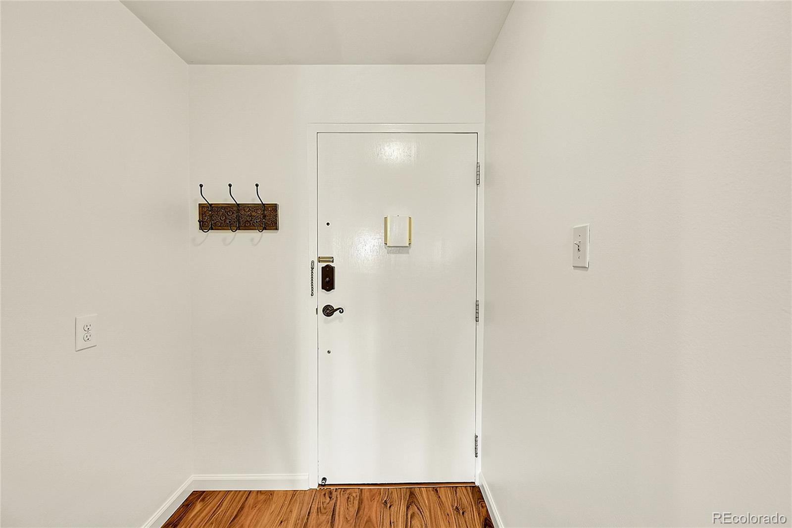MLS Image #9 for 645 s alton way,denver, Colorado