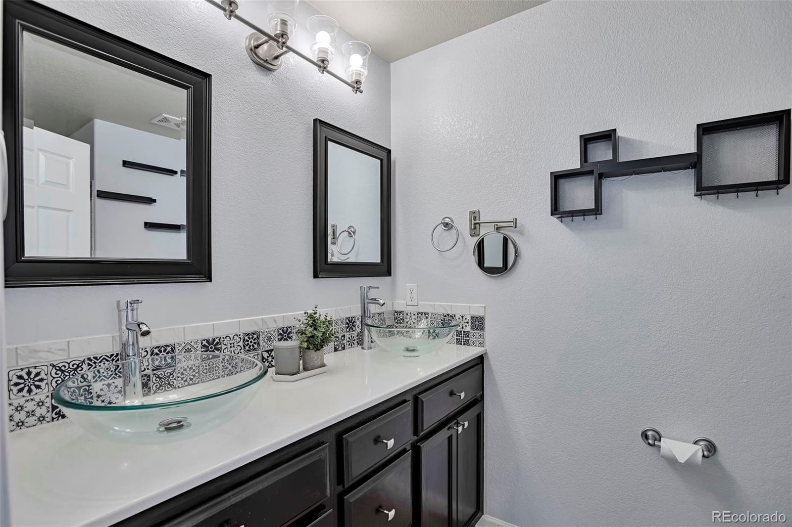 MLS Image #10 for 216  tartan drive,johnstown, Colorado