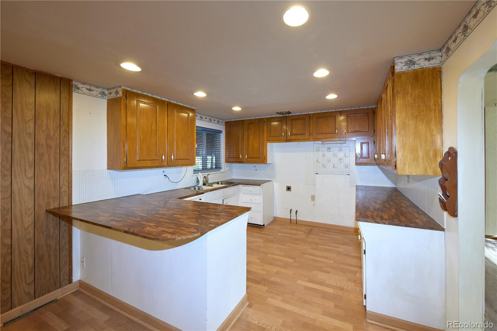 MLS Image #11 for 7834  wyandot street,denver, Colorado