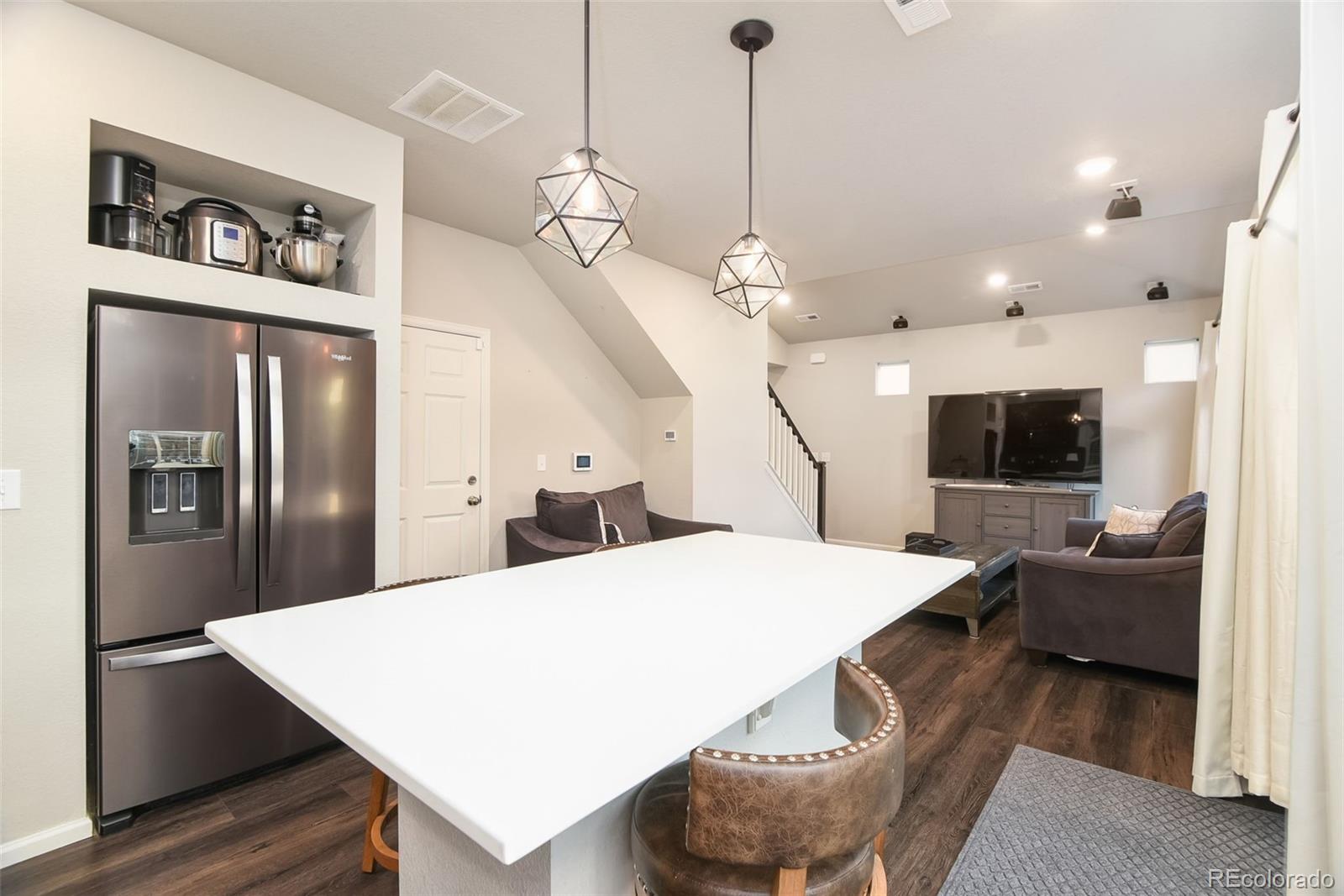 MLS Image #11 for 213 s old hammer court,aurora, Colorado