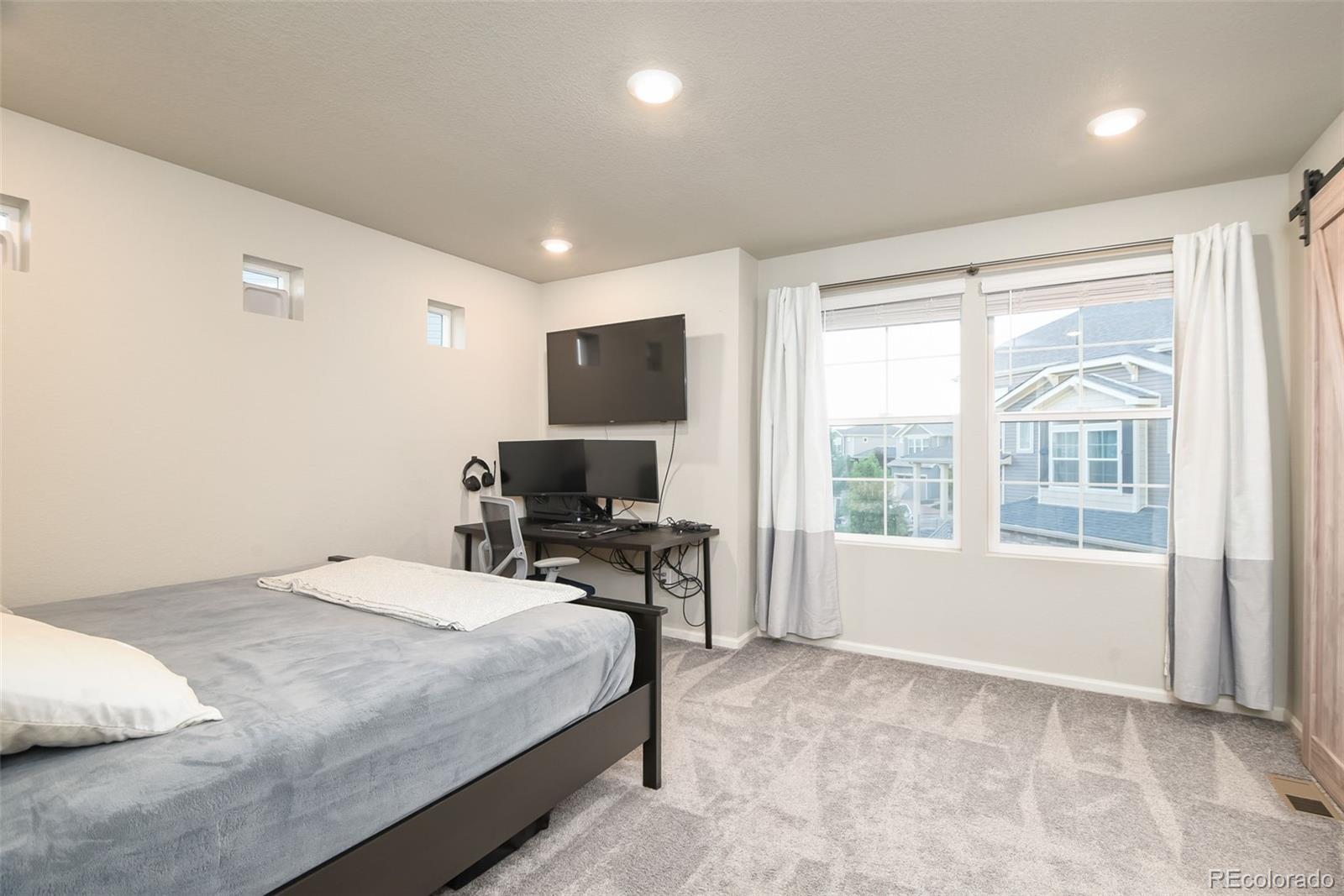 MLS Image #12 for 213 s old hammer court,aurora, Colorado
