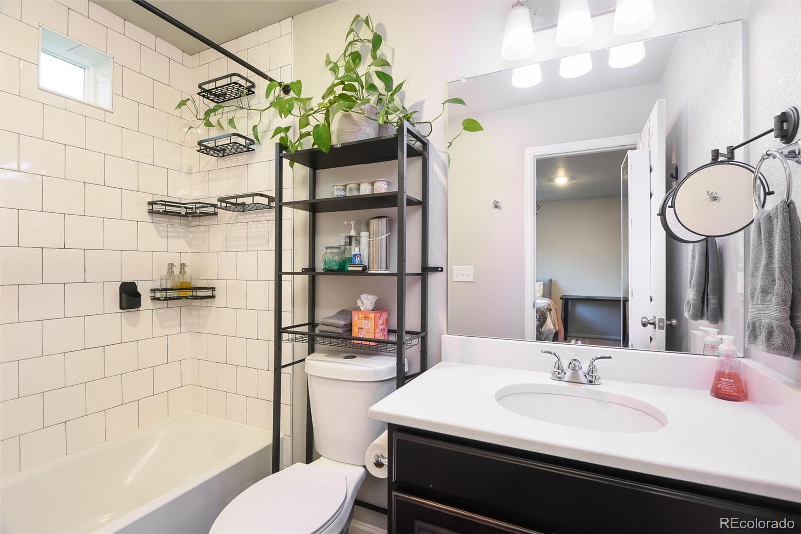MLS Image #20 for 213 s old hammer court,aurora, Colorado