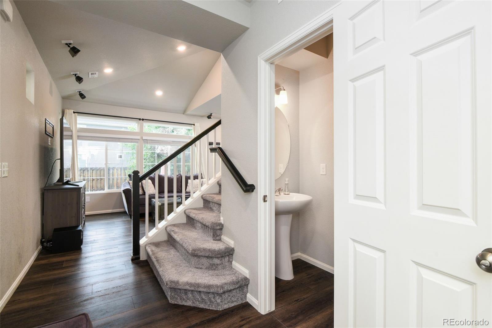 MLS Image #4 for 213 s old hammer court,aurora, Colorado
