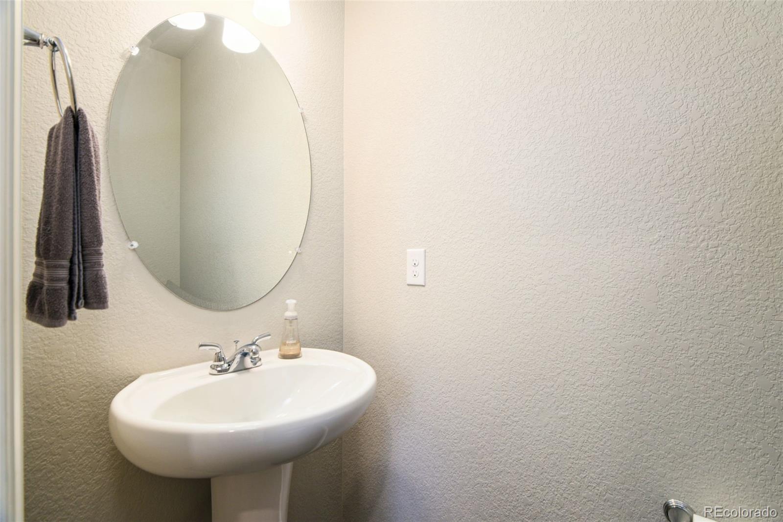 MLS Image #6 for 213 s old hammer court,aurora, Colorado