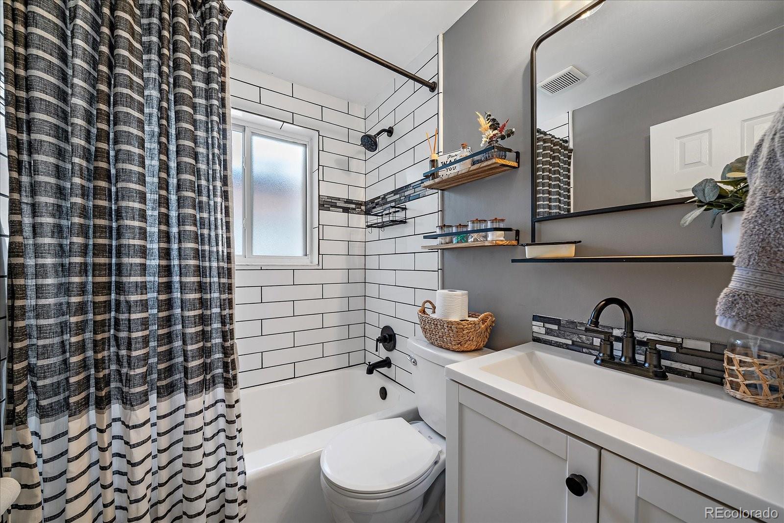 MLS Image #11 for 3015  holly street,denver, Colorado