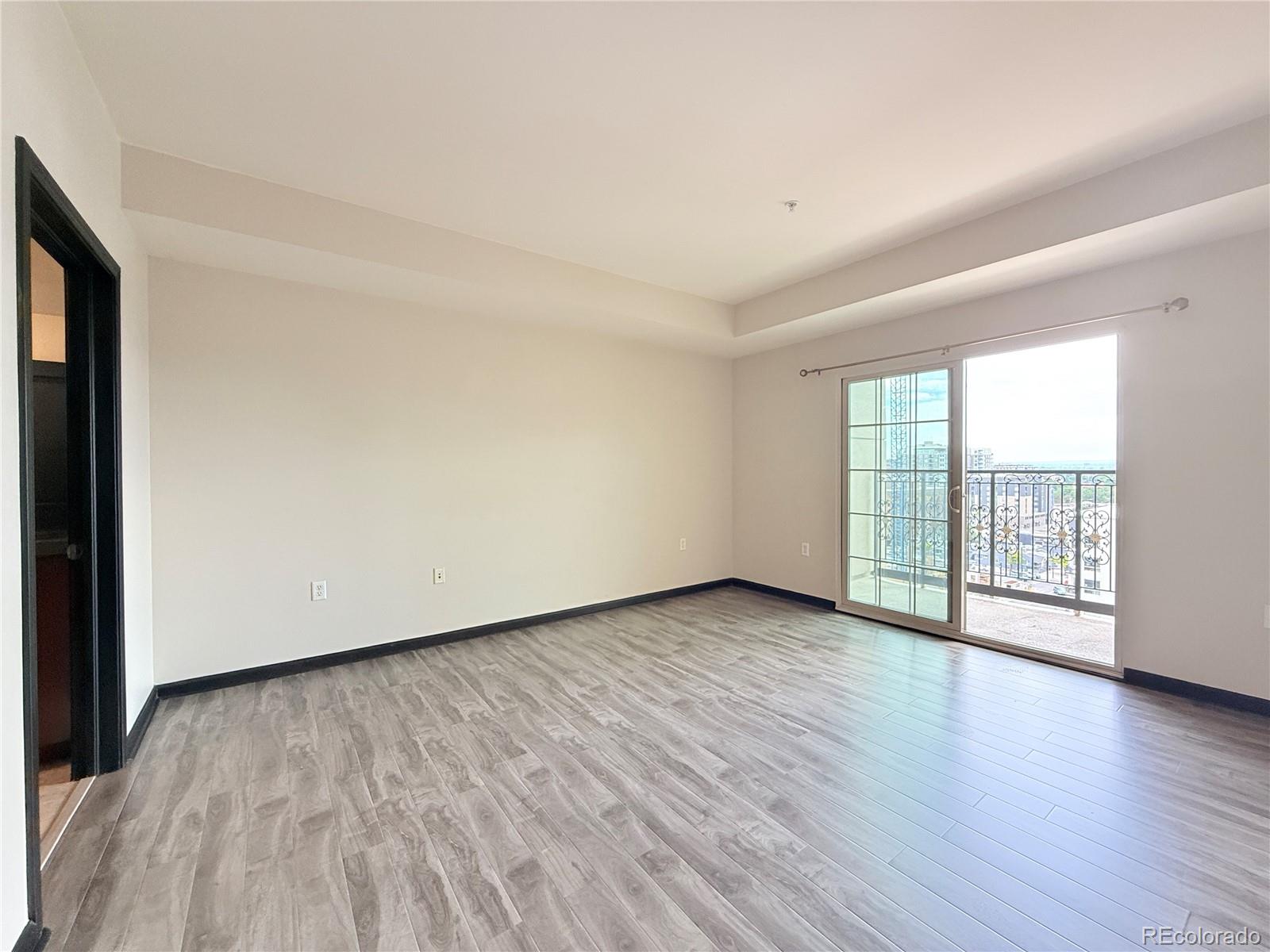 MLS Image #15 for 925 n lincoln street,denver, Colorado