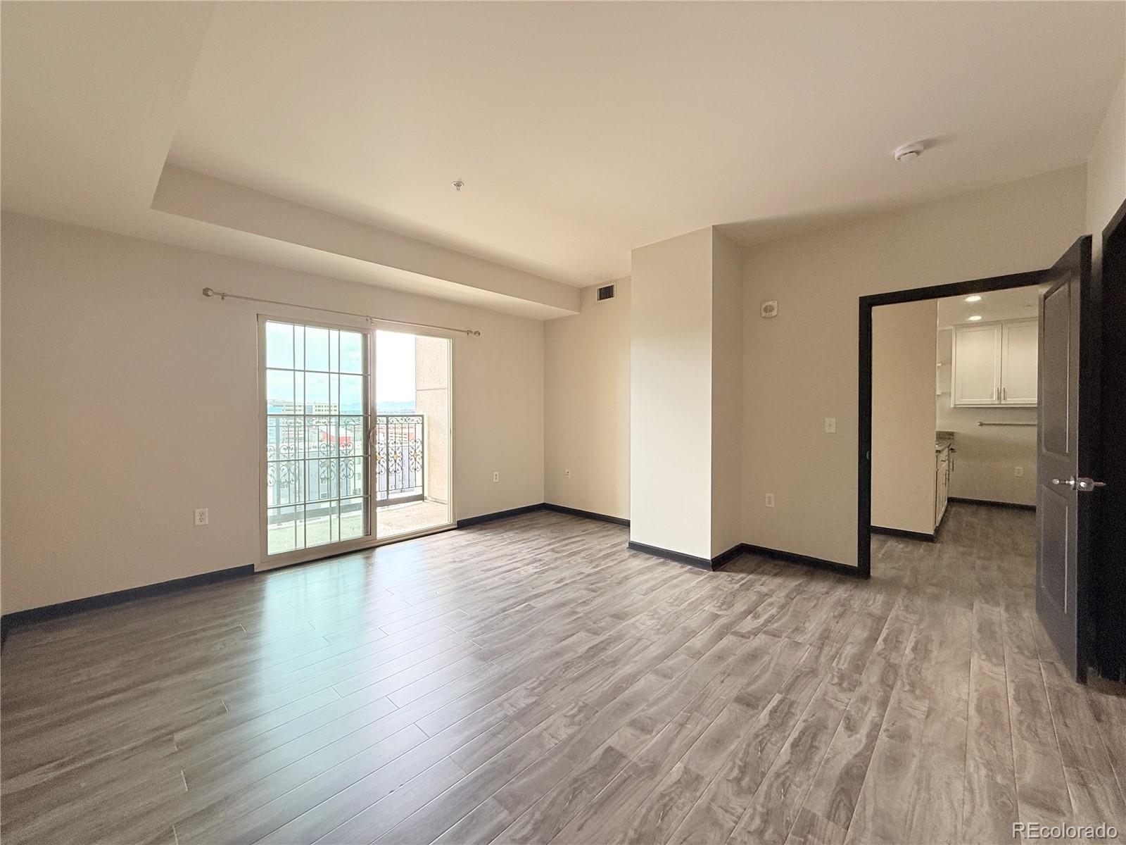 MLS Image #16 for 925 n lincoln street,denver, Colorado