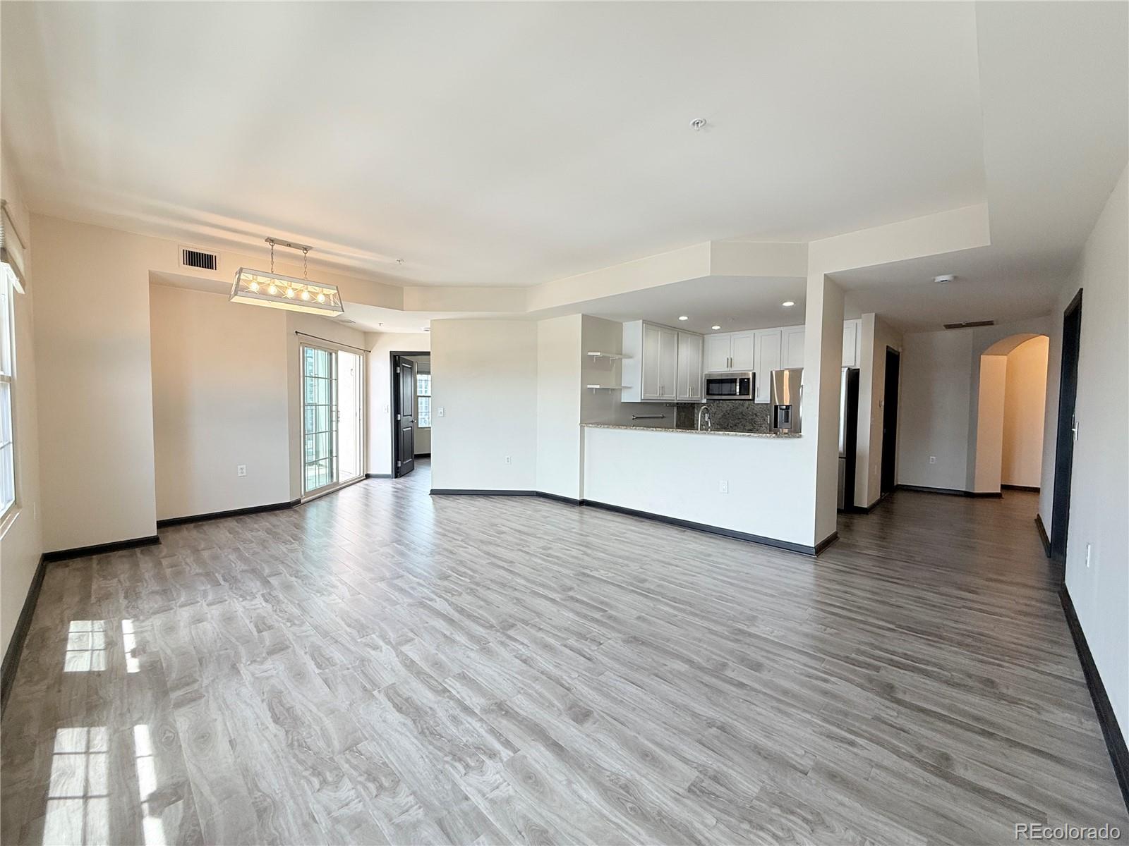 MLS Image #4 for 925 n lincoln street,denver, Colorado