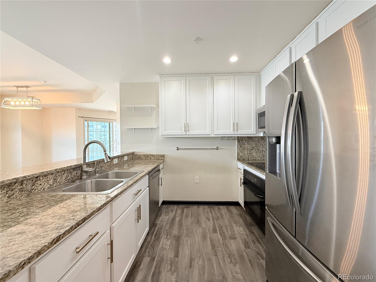 MLS Image #7 for 925 n lincoln street,denver, Colorado