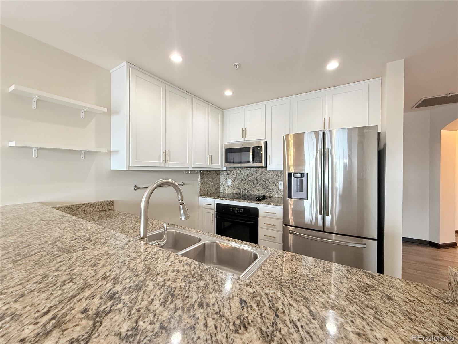 MLS Image #9 for 925 n lincoln street,denver, Colorado