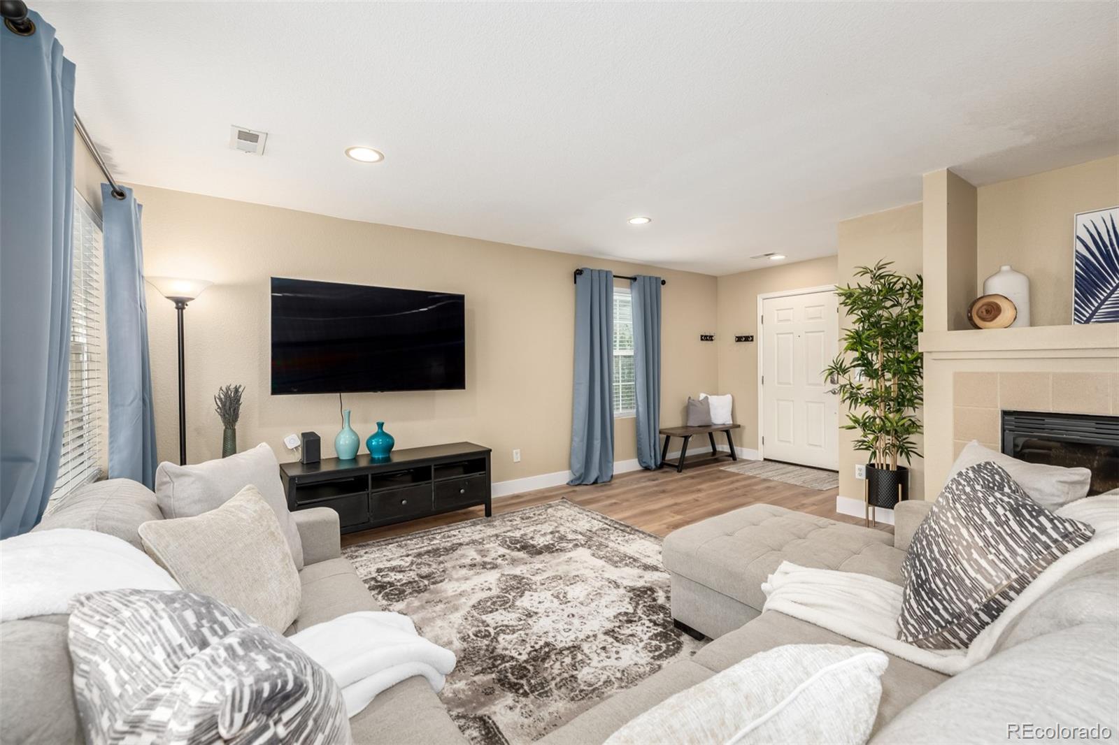 MLS Image #4 for 8136 s memphis way,englewood, Colorado