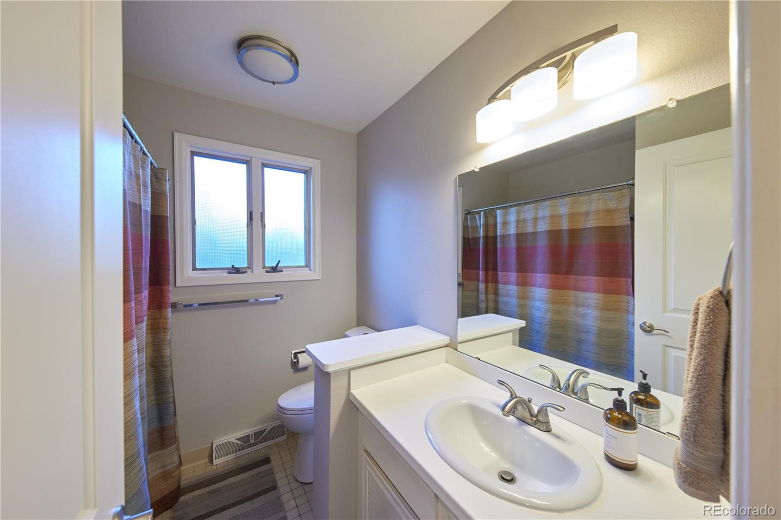 MLS Image #18 for 3820 s harlan street,denver, Colorado