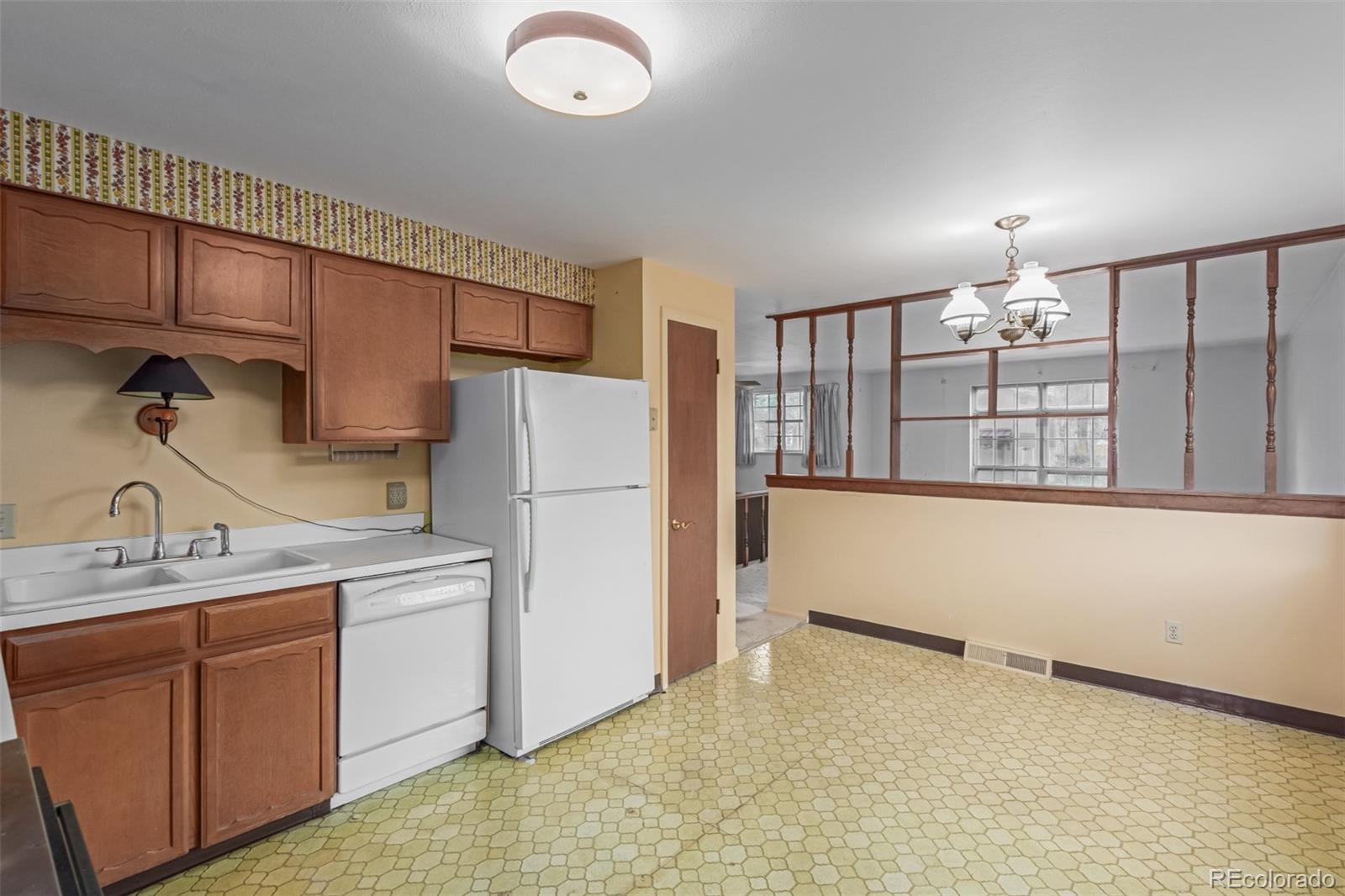 MLS Image #9 for 519 n columbine street,golden, Colorado