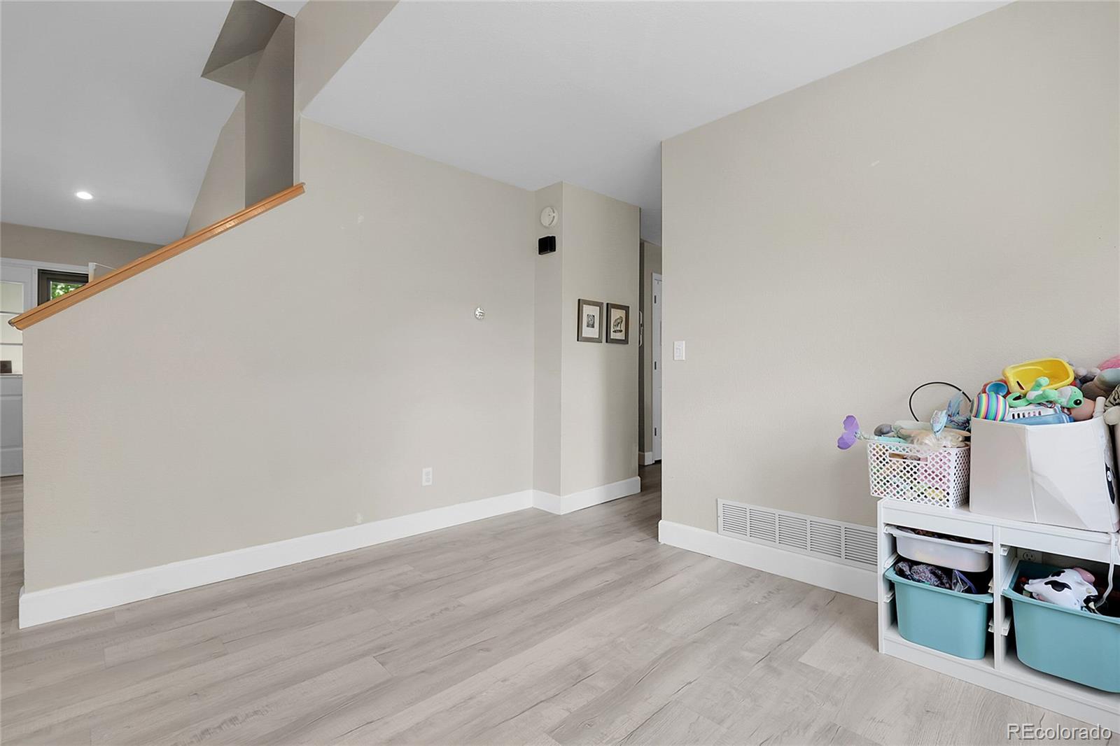 MLS Image #10 for 12585 s beaver creek way,parker, Colorado