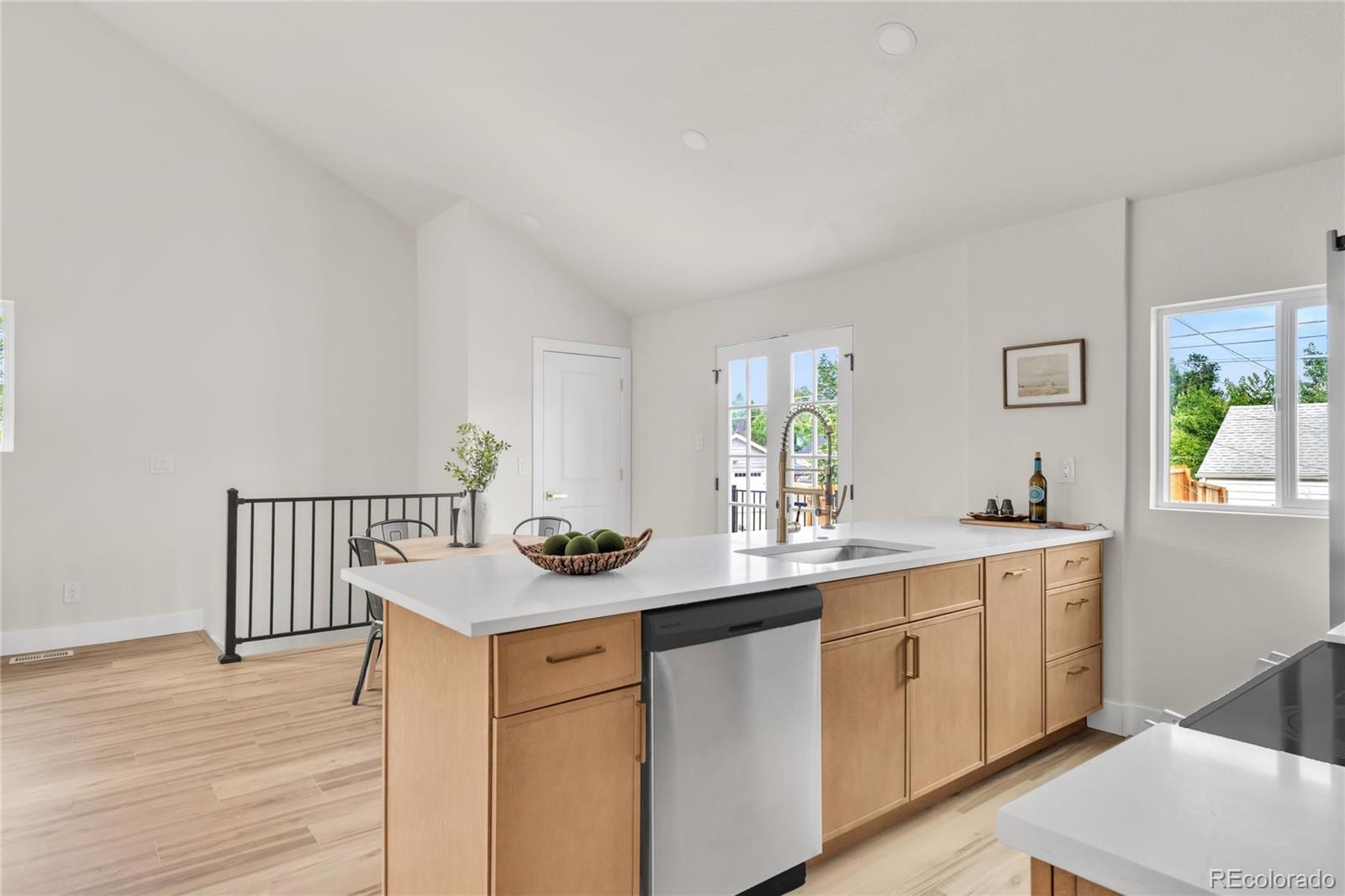 MLS Image #14 for 2600 s downing street,denver, Colorado