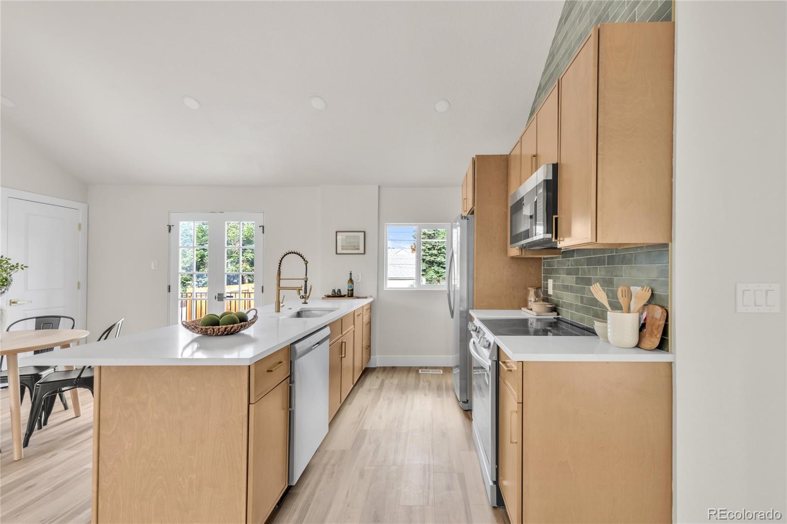 MLS Image #15 for 2600 s downing street,denver, Colorado