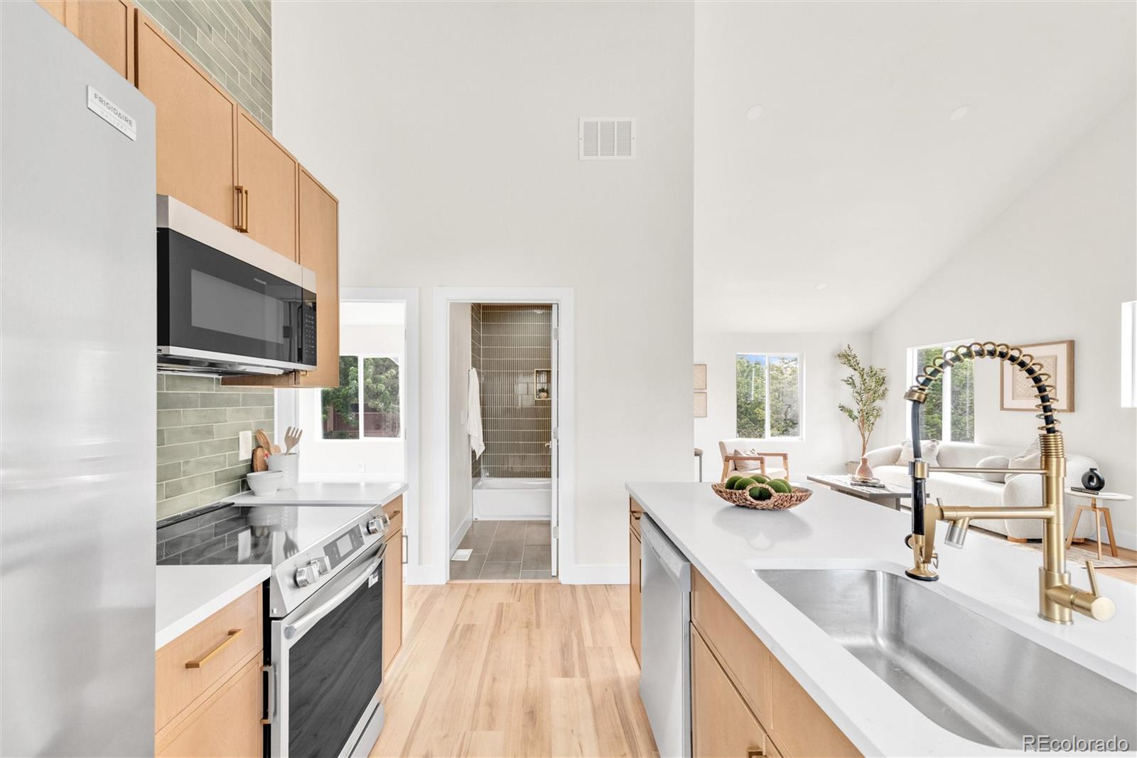 MLS Image #17 for 2600 s downing street,denver, Colorado