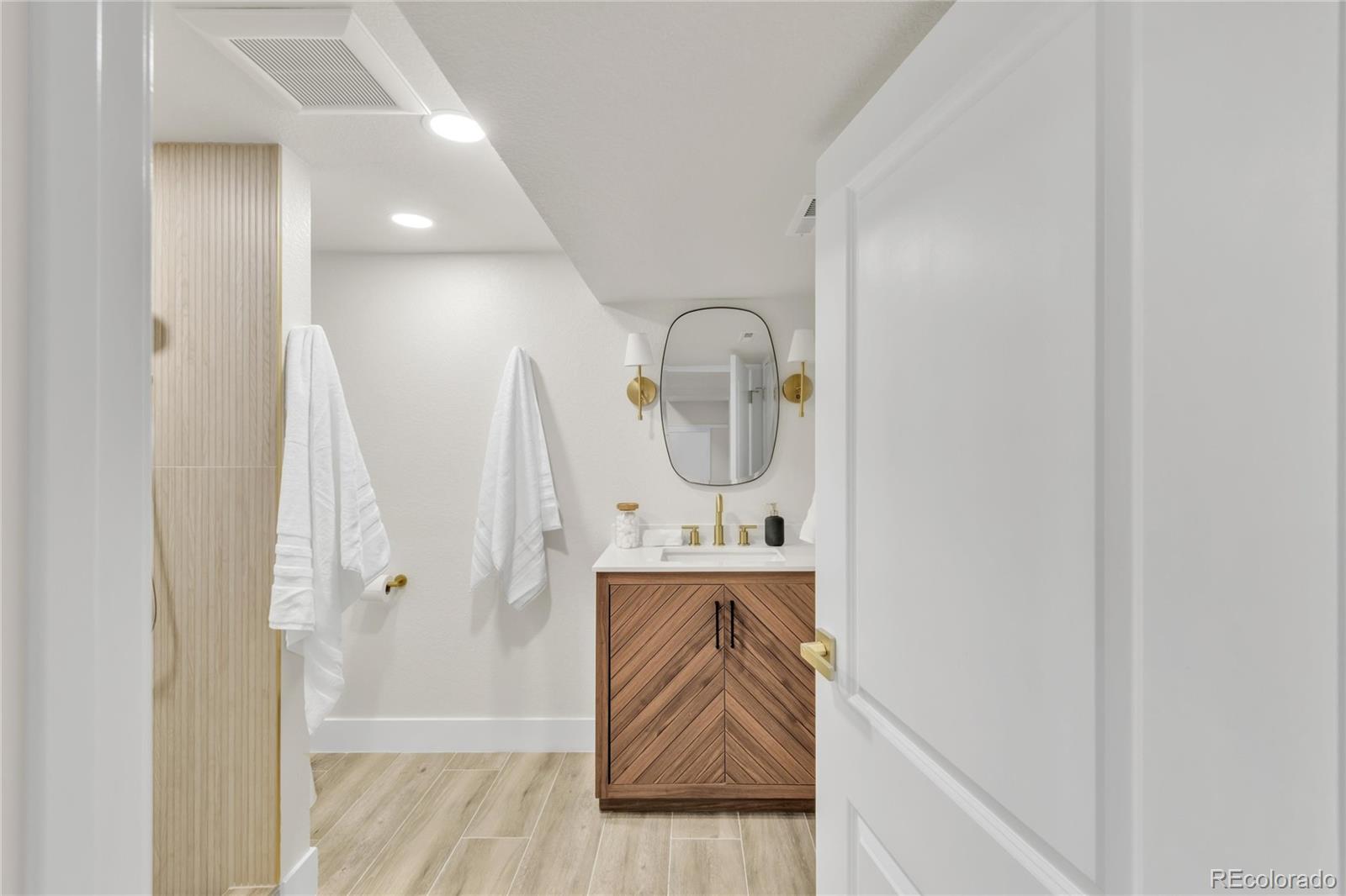 MLS Image #28 for 2600 s downing street,denver, Colorado