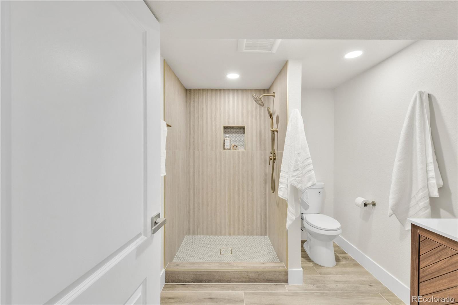 MLS Image #29 for 2600 s downing street,denver, Colorado
