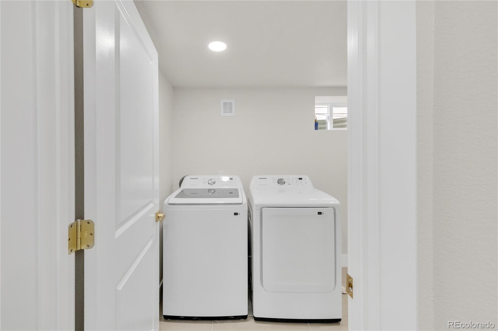 MLS Image #35 for 2600 s downing street,denver, Colorado