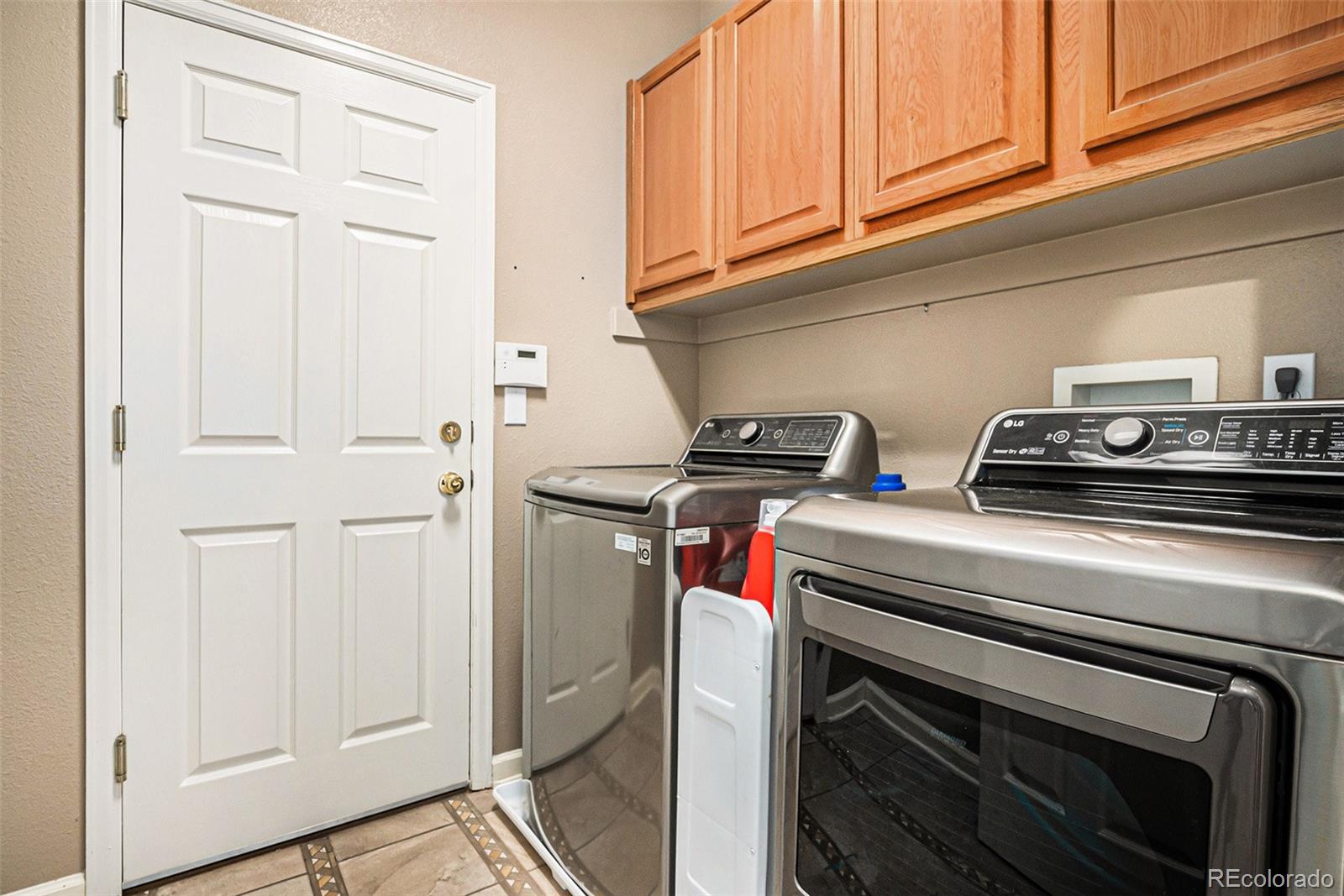 MLS Image #11 for 5569 s helena street,centennial, Colorado
