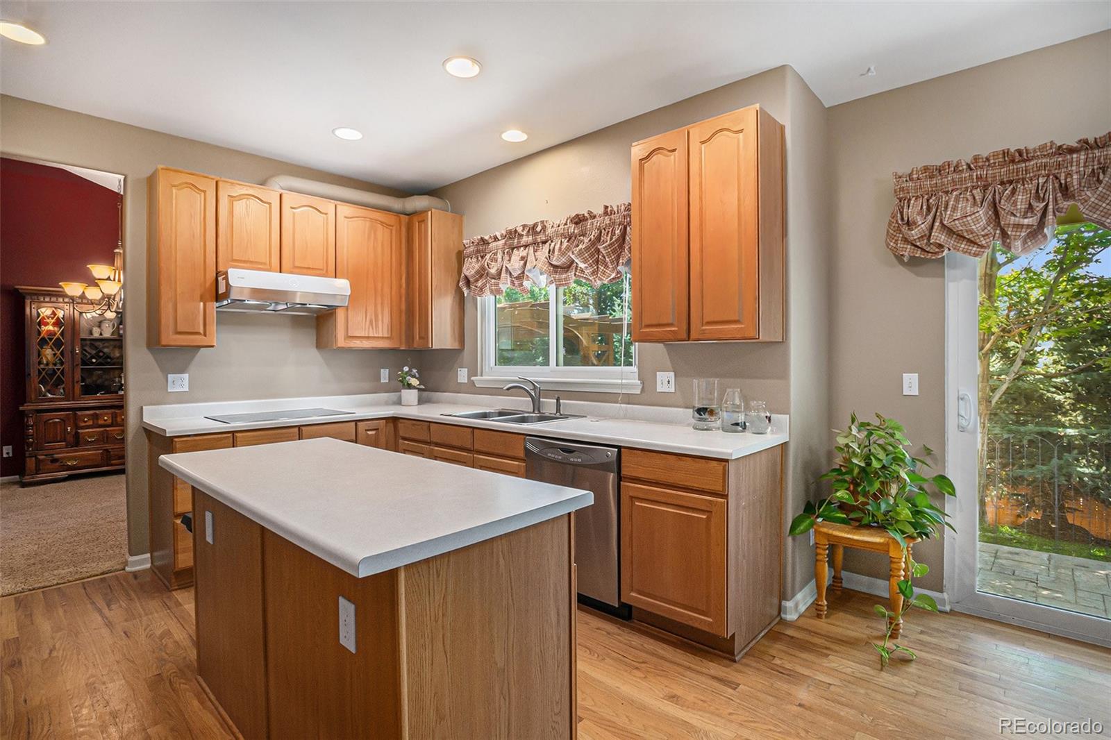 MLS Image #20 for 5569 s helena street,centennial, Colorado