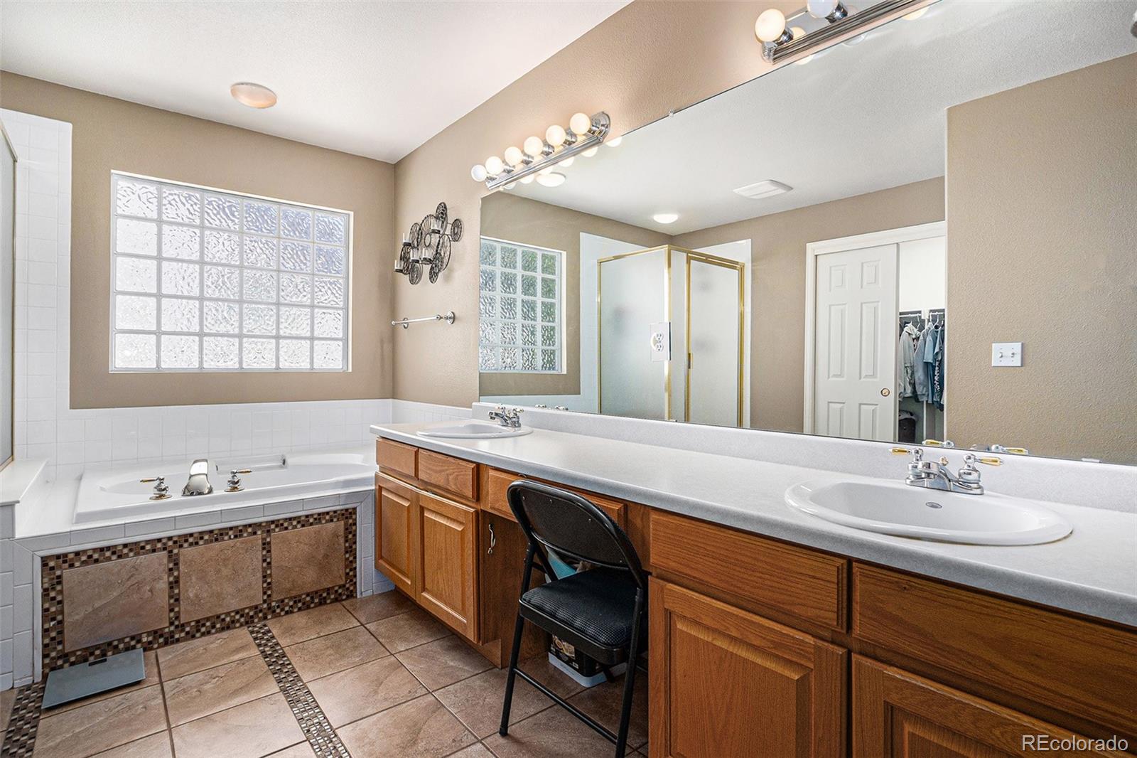 MLS Image #26 for 5569 s helena street,centennial, Colorado