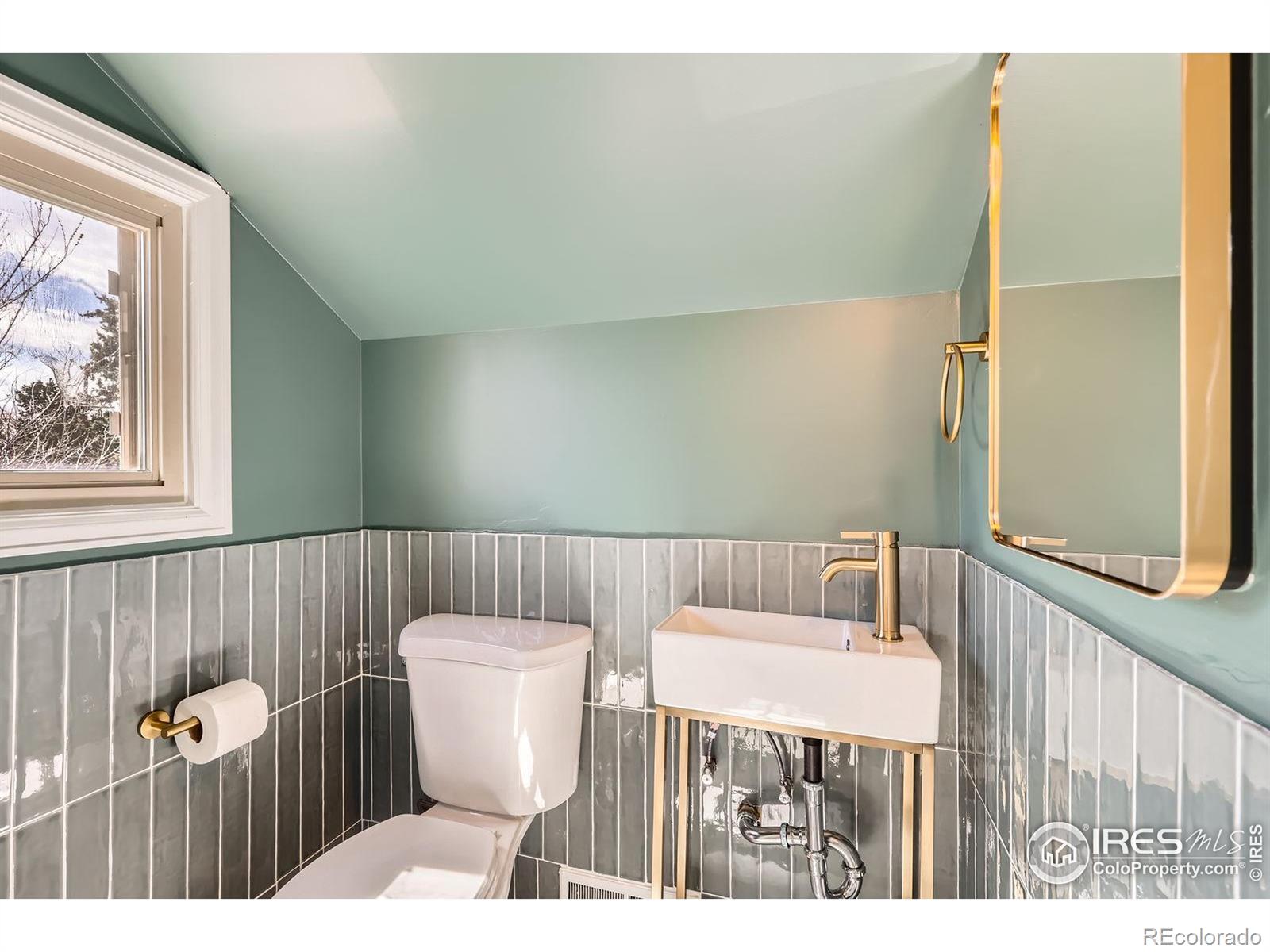 MLS Image #13 for 865  holly street,denver, Colorado