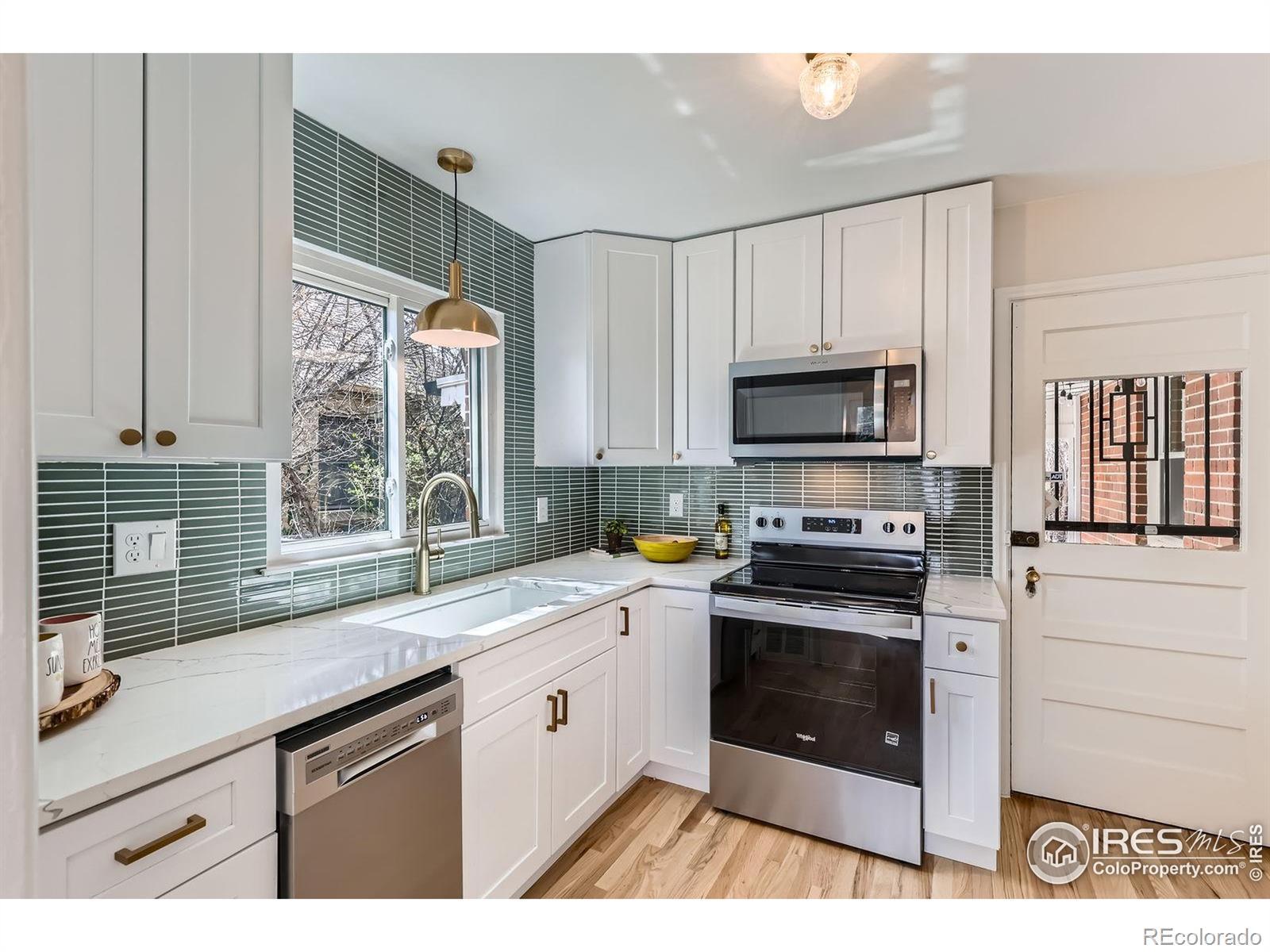MLS Image #6 for 865  holly street,denver, Colorado