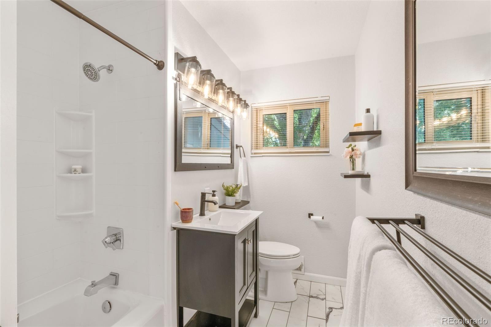 MLS Image #11 for 2963 s vrain street,denver, Colorado