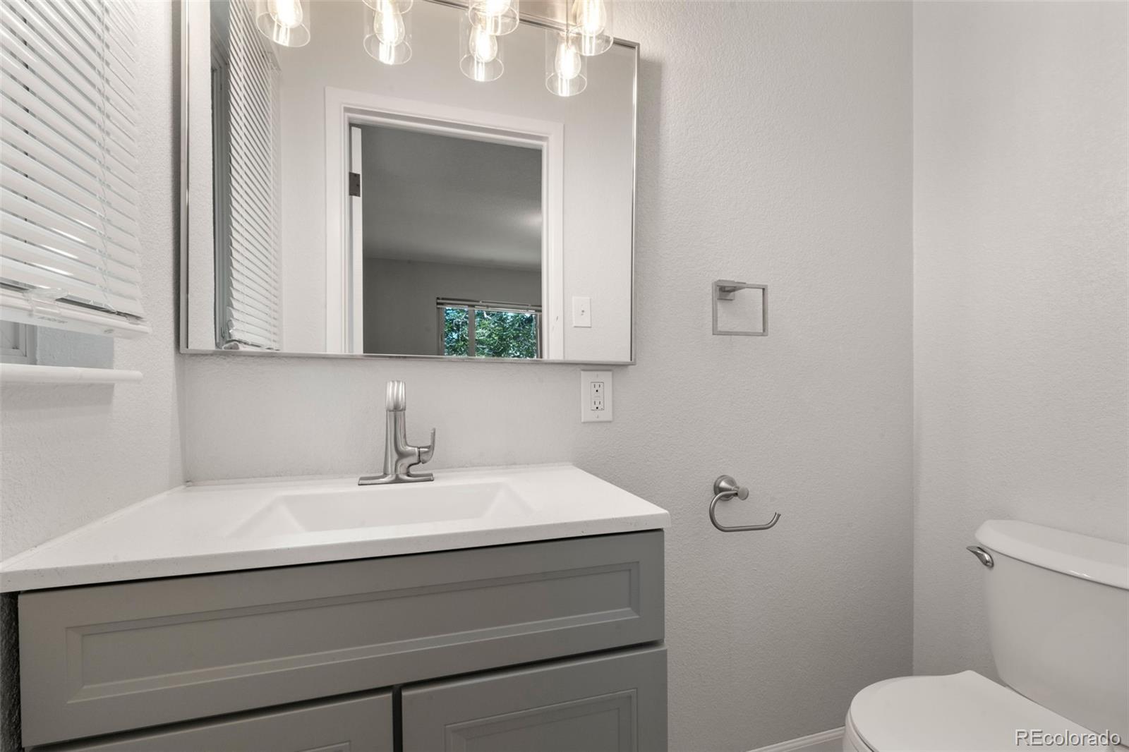MLS Image #12 for 2963 s vrain street,denver, Colorado