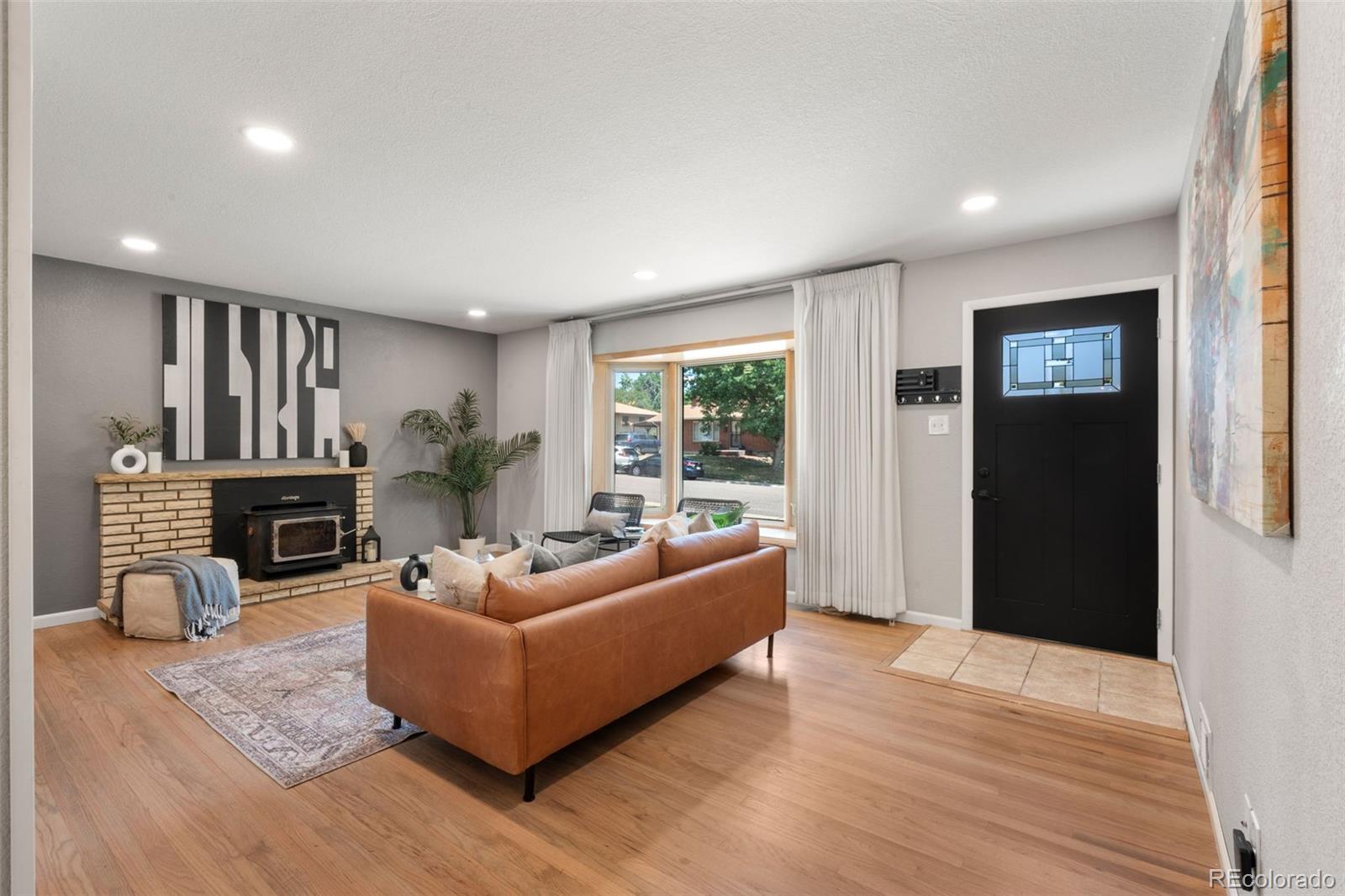 MLS Image #3 for 2963 s vrain street,denver, Colorado
