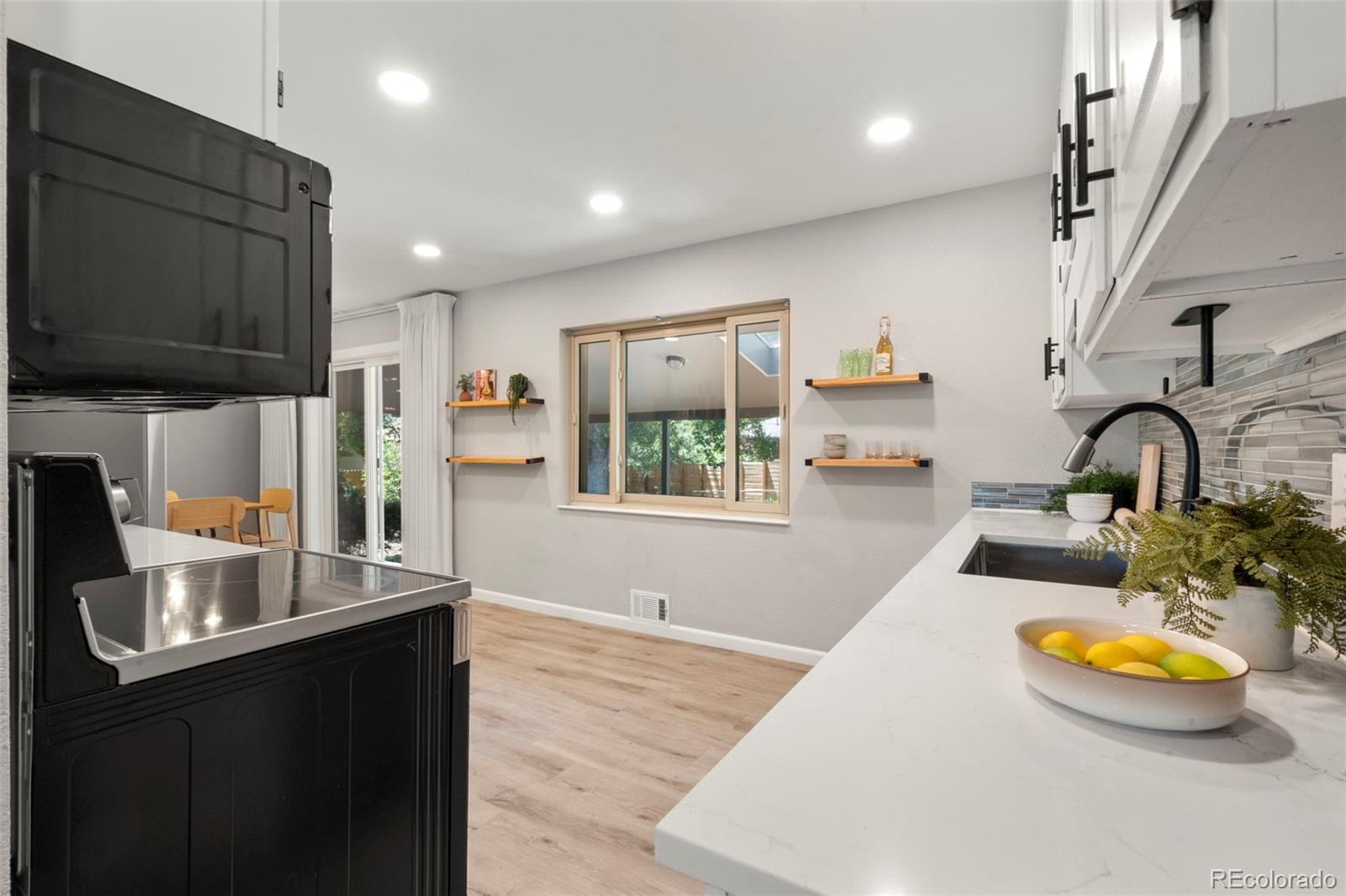 MLS Image #4 for 2963 s vrain street,denver, Colorado