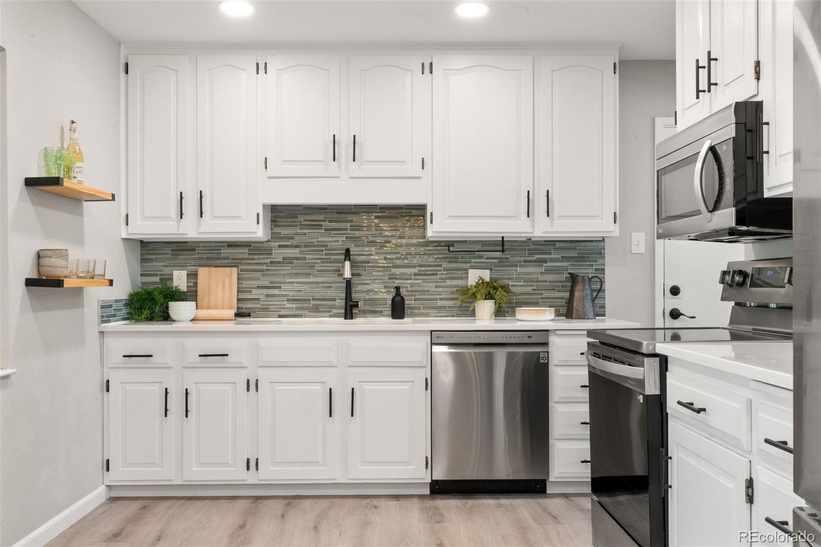 MLS Image #8 for 2963 s vrain street,denver, Colorado