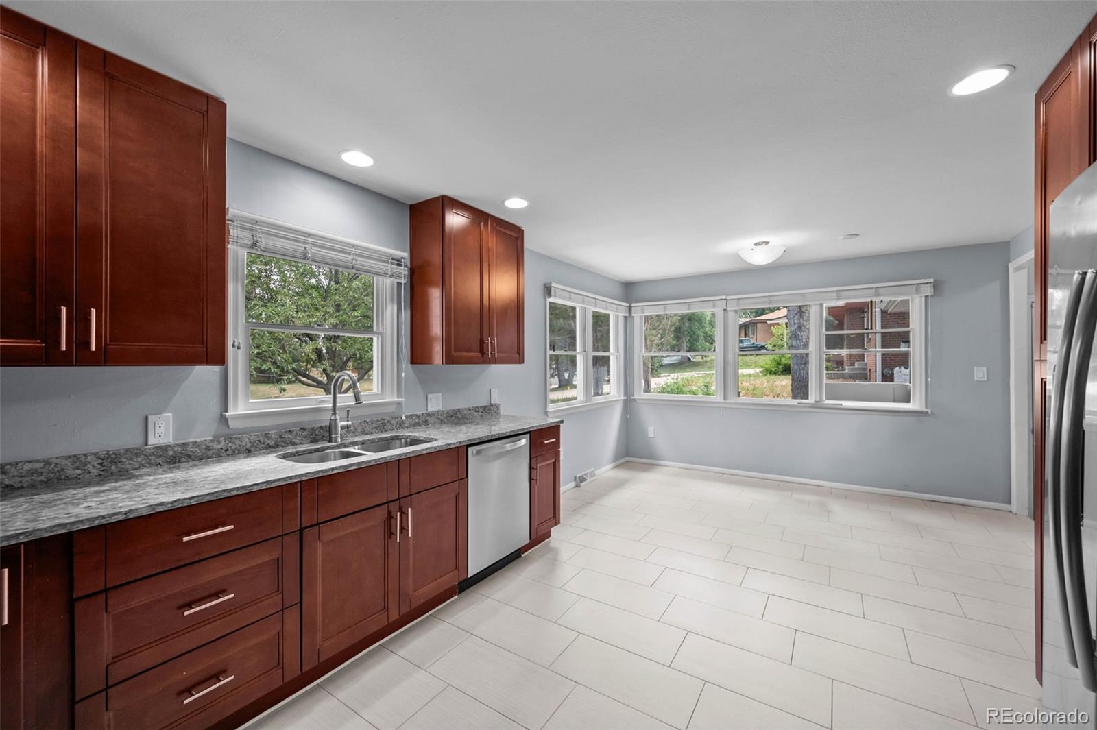 MLS Image #15 for 6749 s foresthill street,littleton, Colorado