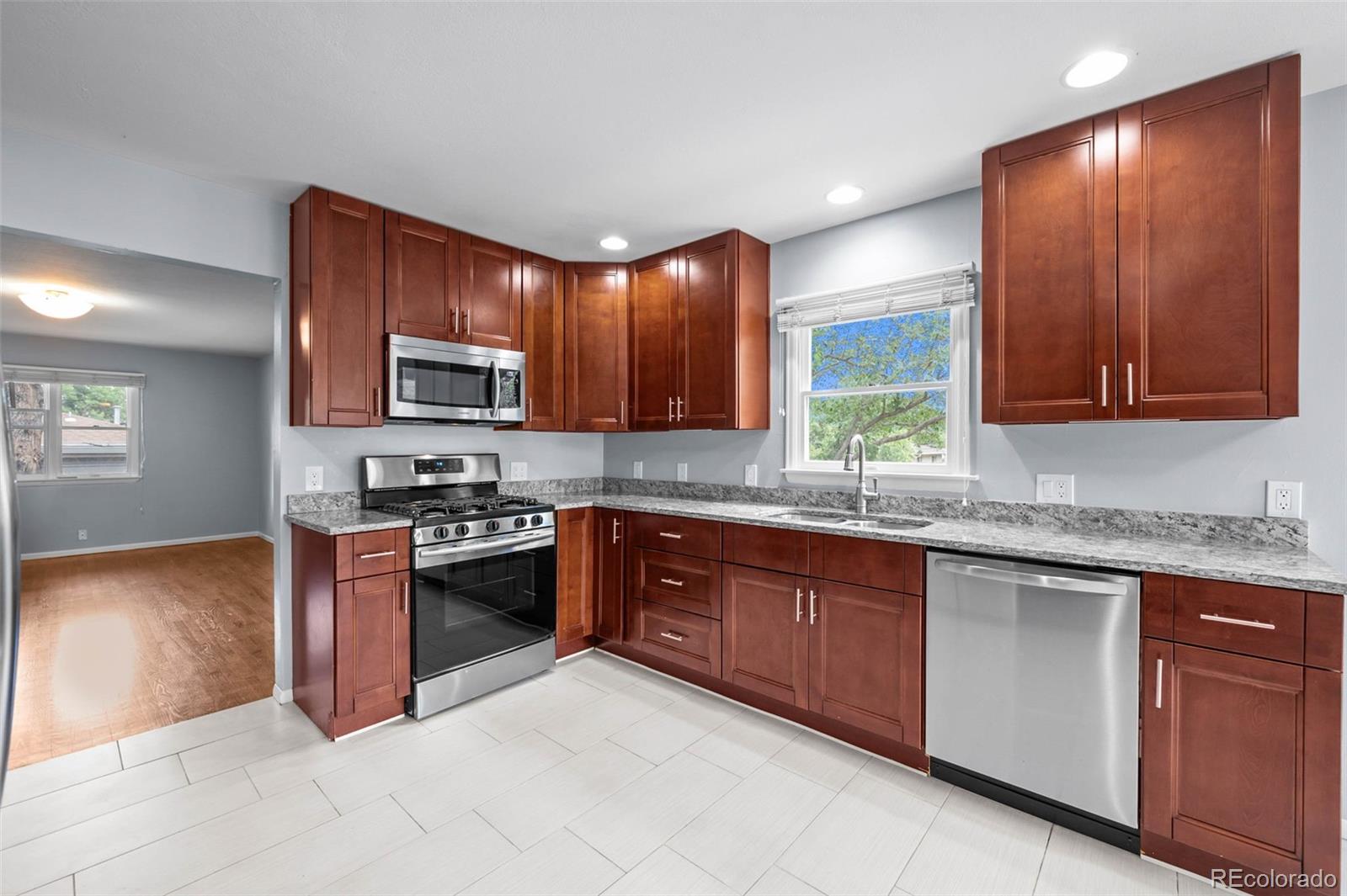 MLS Image #16 for 6749 s foresthill street,littleton, Colorado
