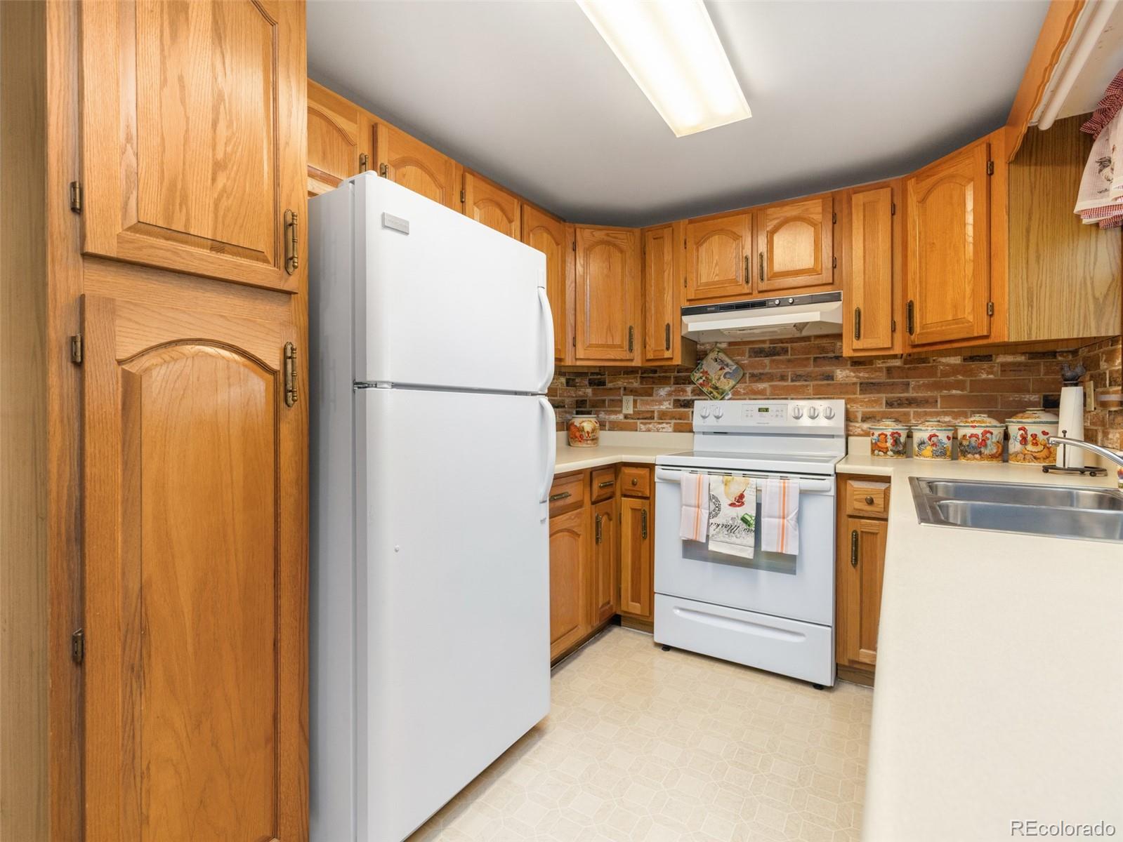 MLS Image #10 for 605  cherry lane,pueblo, Colorado