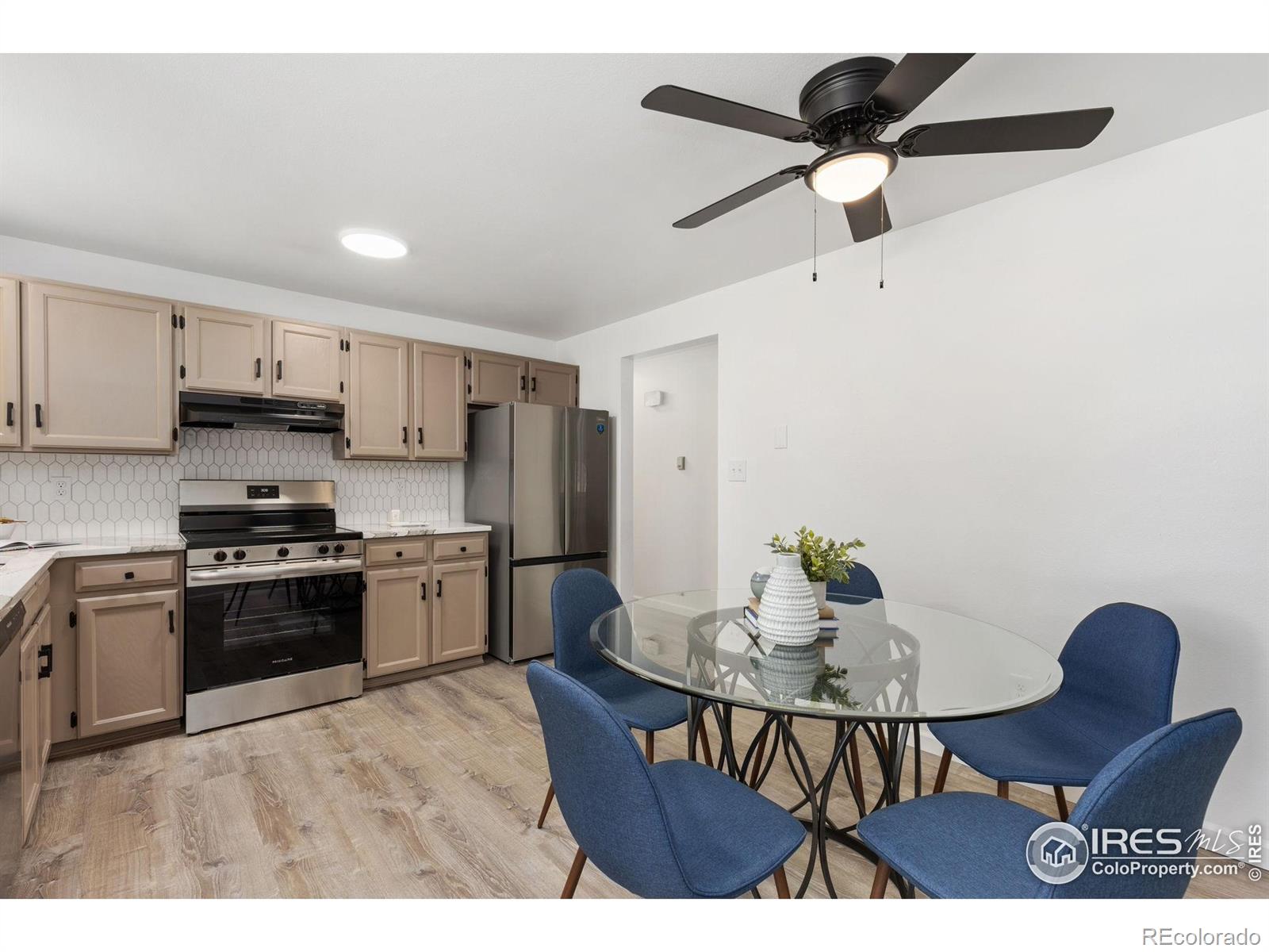 MLS Image #8 for 530  mount evans street,longmont, Colorado