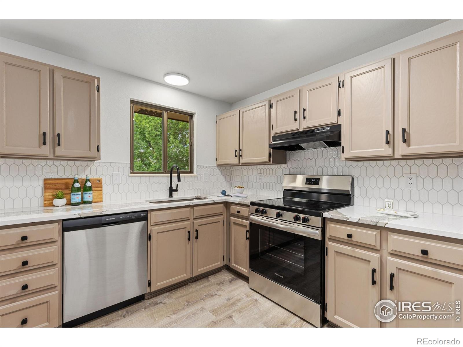 MLS Image #9 for 530  mount evans street,longmont, Colorado
