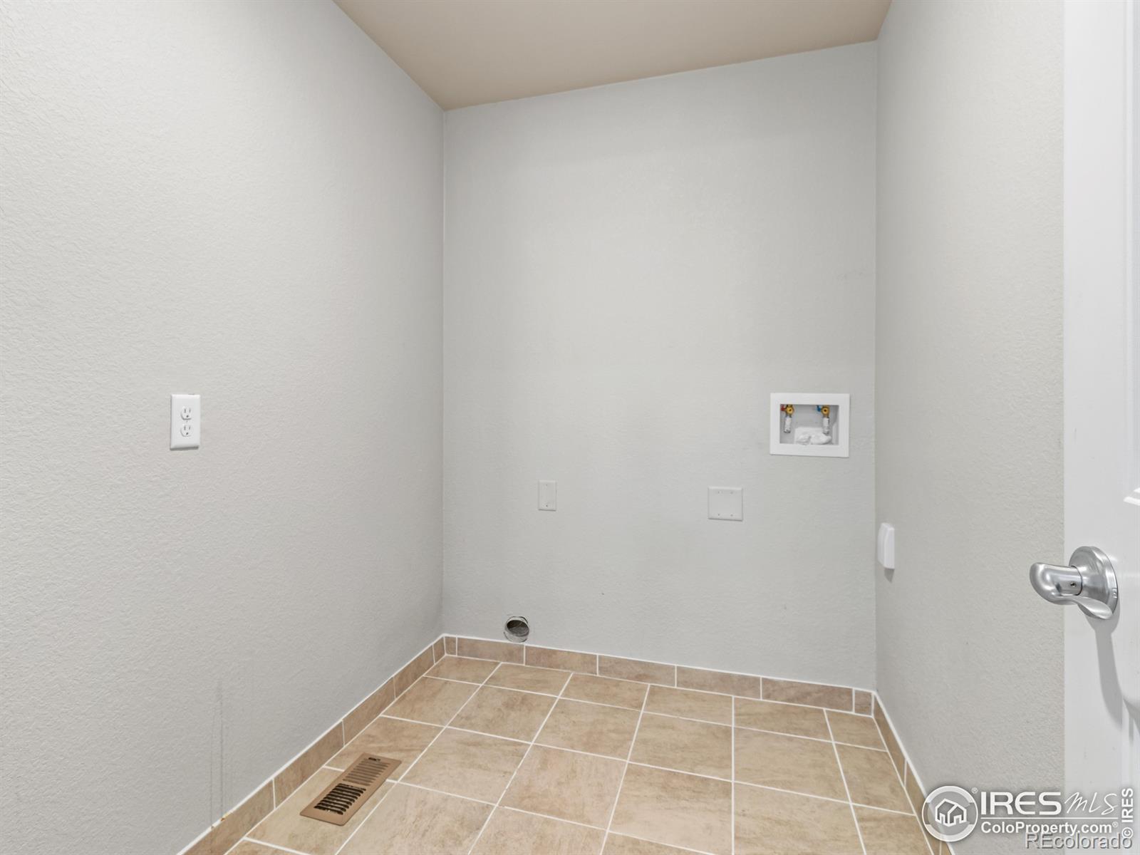 MLS Image #15 for 3038  county fair lane,fort collins, Colorado