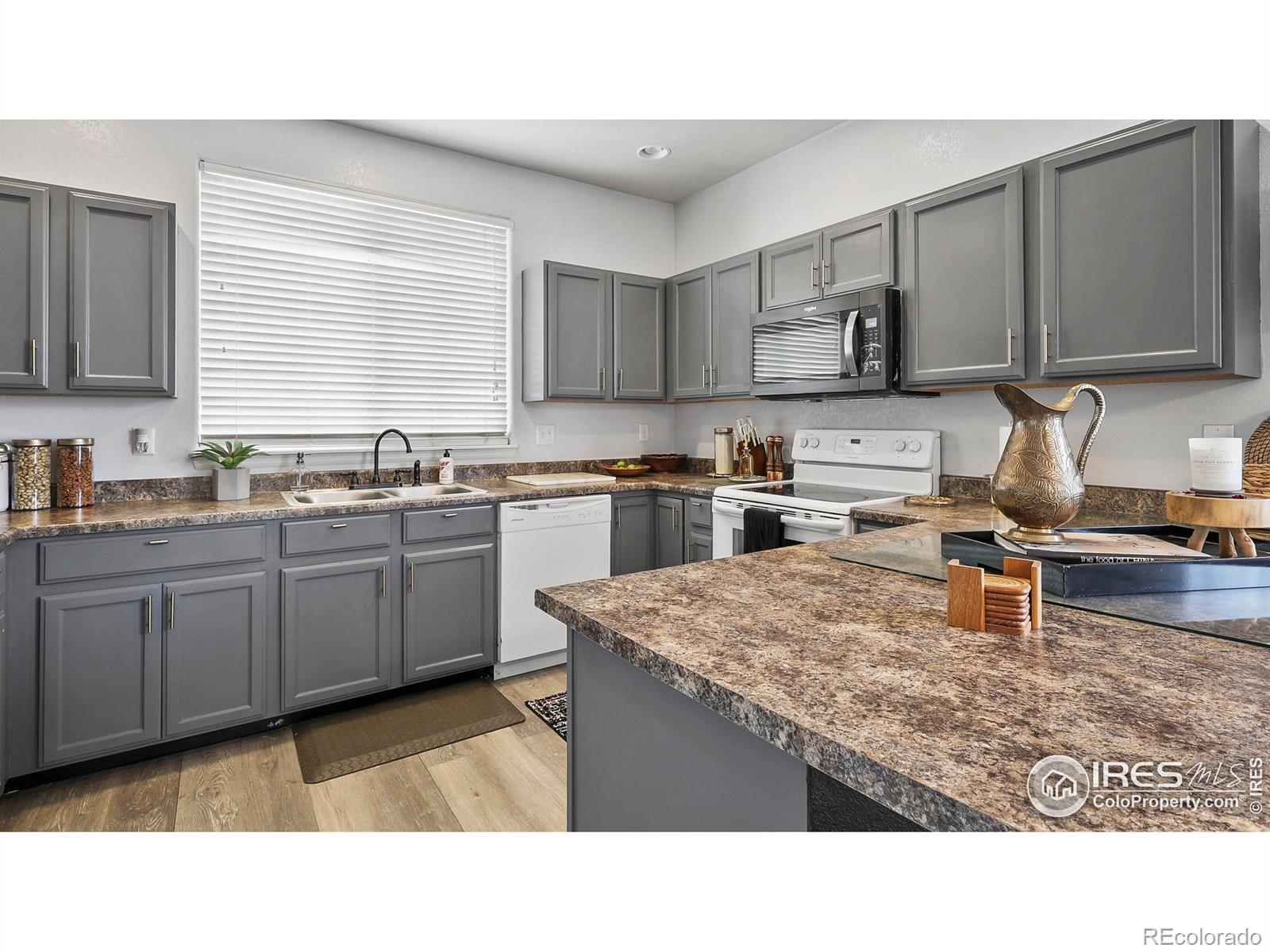 MLS Image #3 for 520 e 28th st rd,greeley, Colorado