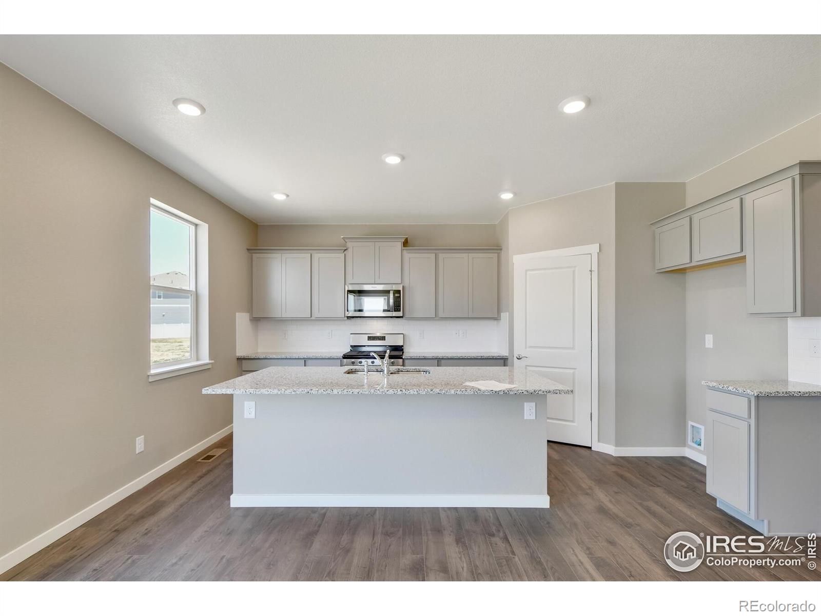 MLS Image #4 for 9910  biscay street,commerce city, Colorado