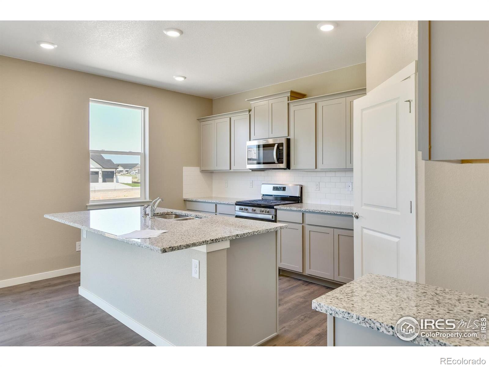 MLS Image #6 for 9910  biscay street,commerce city, Colorado