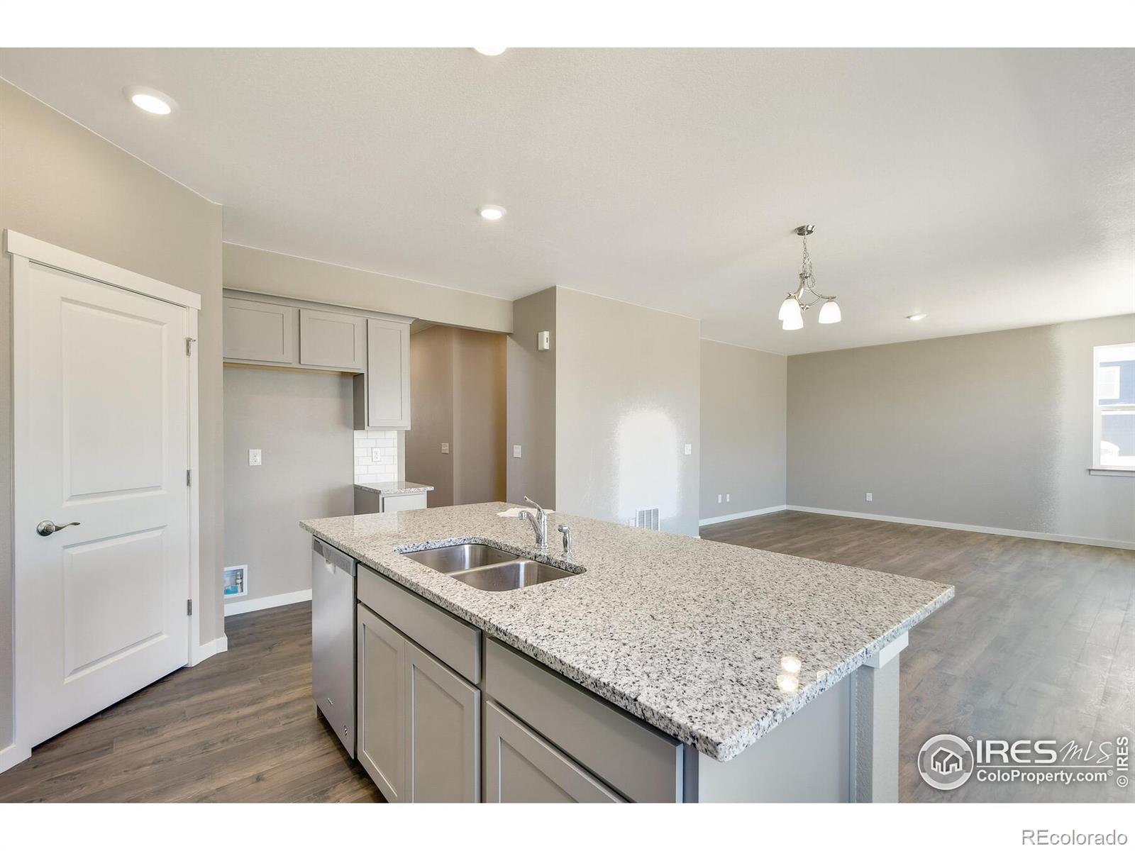 MLS Image #8 for 9910  biscay street,commerce city, Colorado