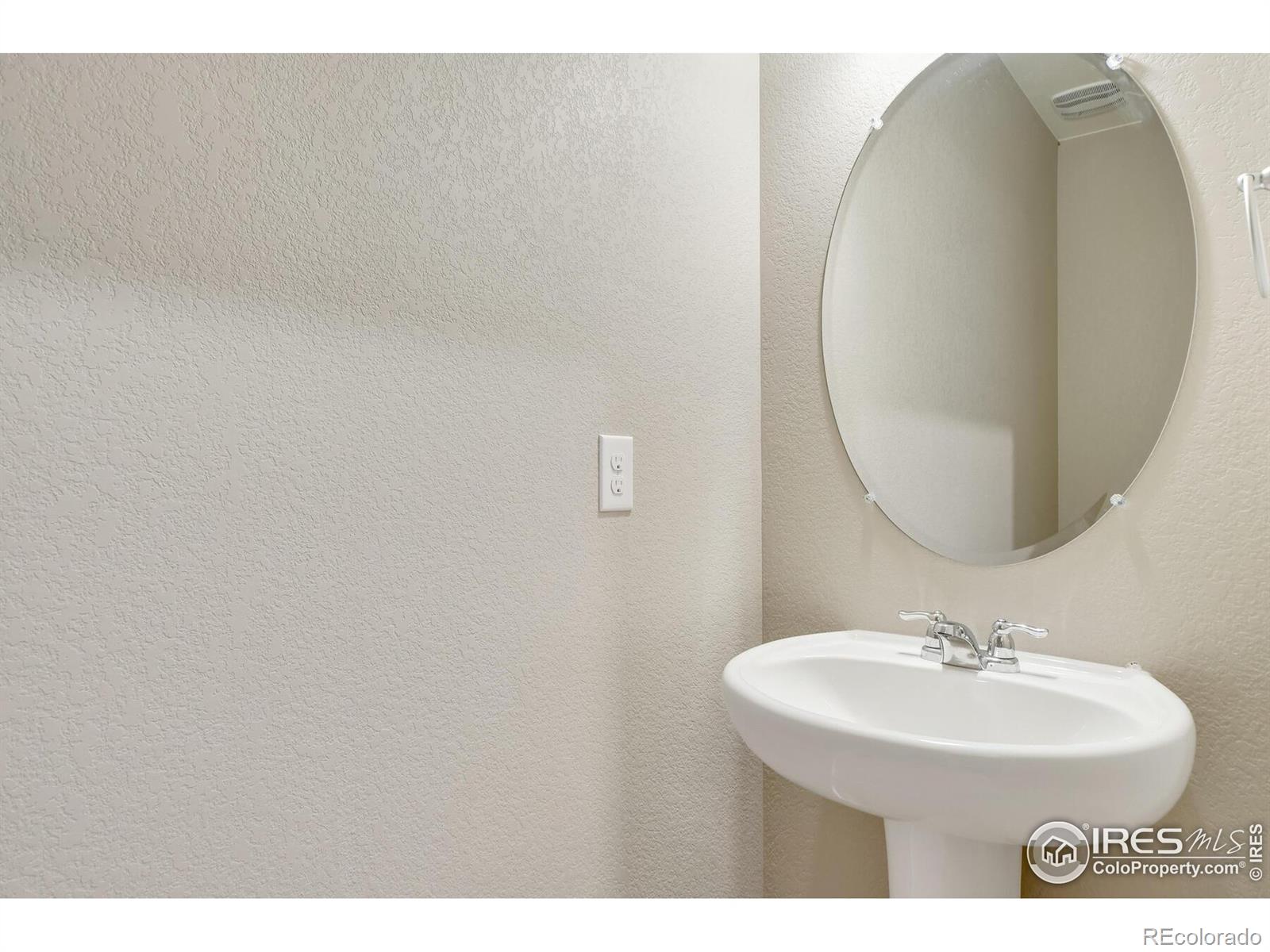 MLS Image #9 for 9910  biscay street,commerce city, Colorado