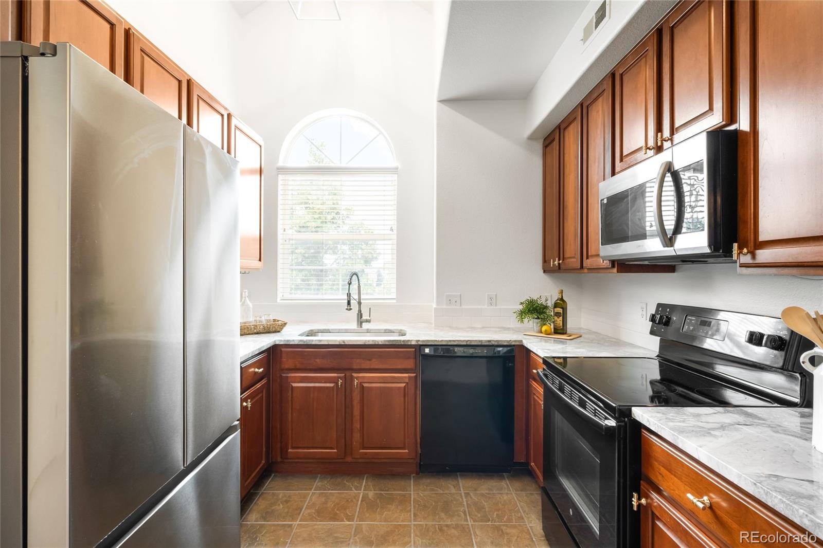 MLS Image #7 for 16386 e fremont avenue,aurora, Colorado