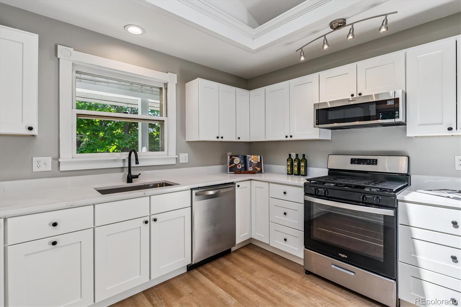 MLS Image #5 for 1895 s emerson street,denver, Colorado