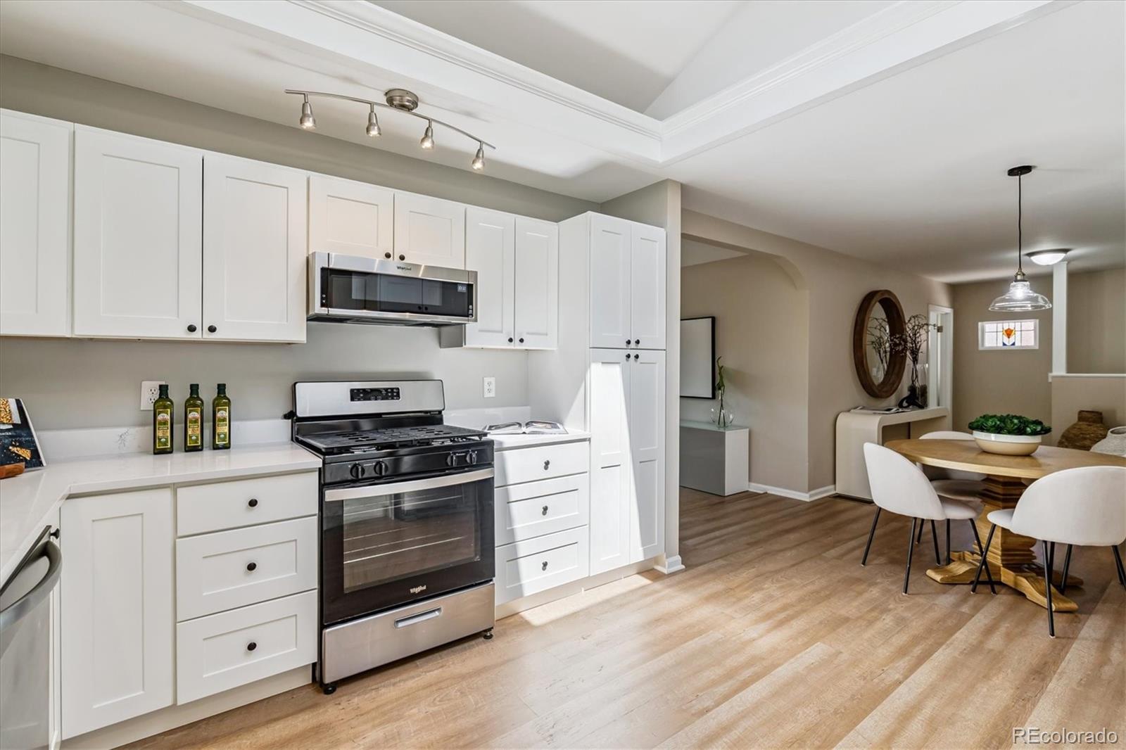 MLS Image #6 for 1895 s emerson street,denver, Colorado