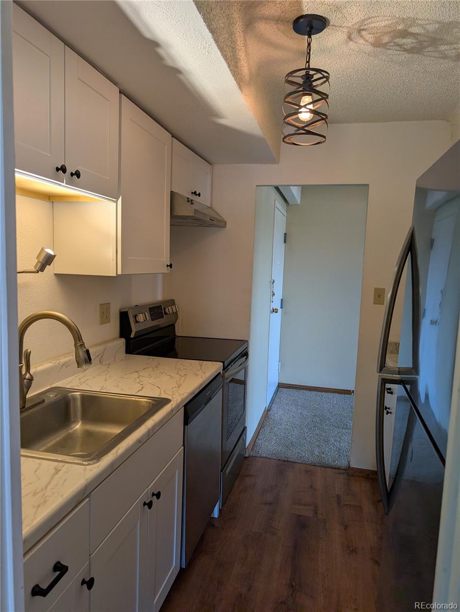 MLS Image #6 for 8060 e girard avenue,denver, Colorado